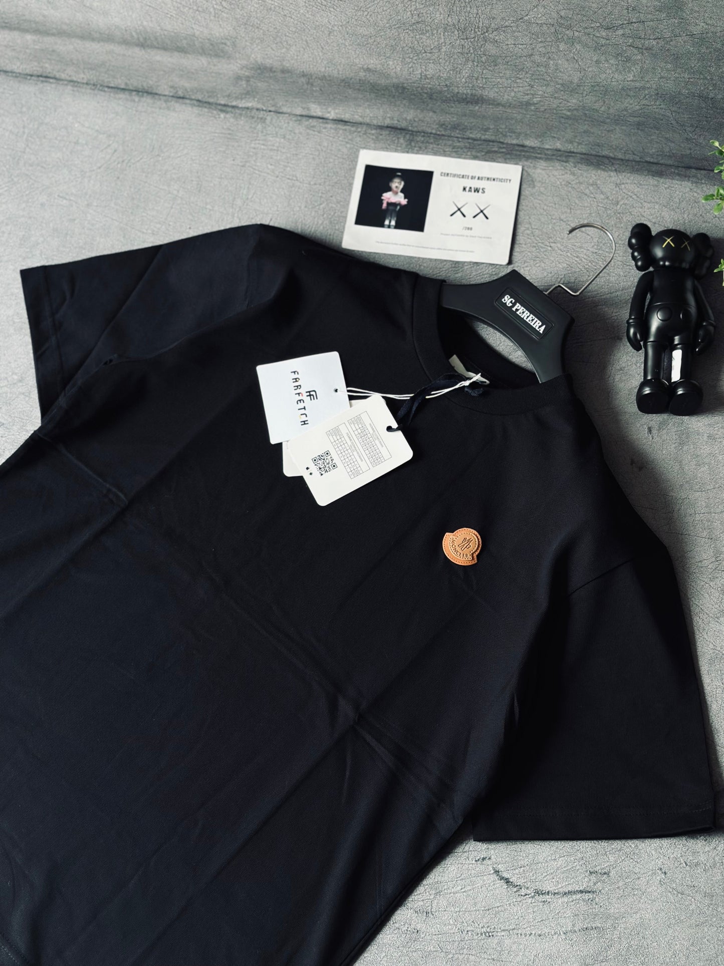 CAMISETA OVERSIZE MON NEGRA LOGO CAFÉ