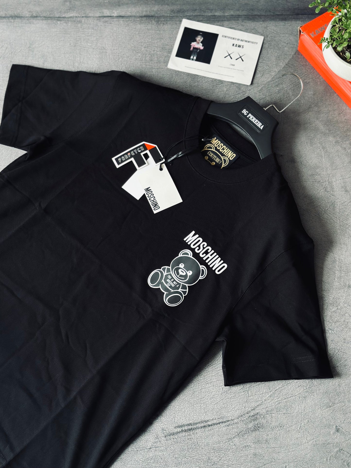 CAMISETA OVERSIZE MOS NEGRA OSO GRIS