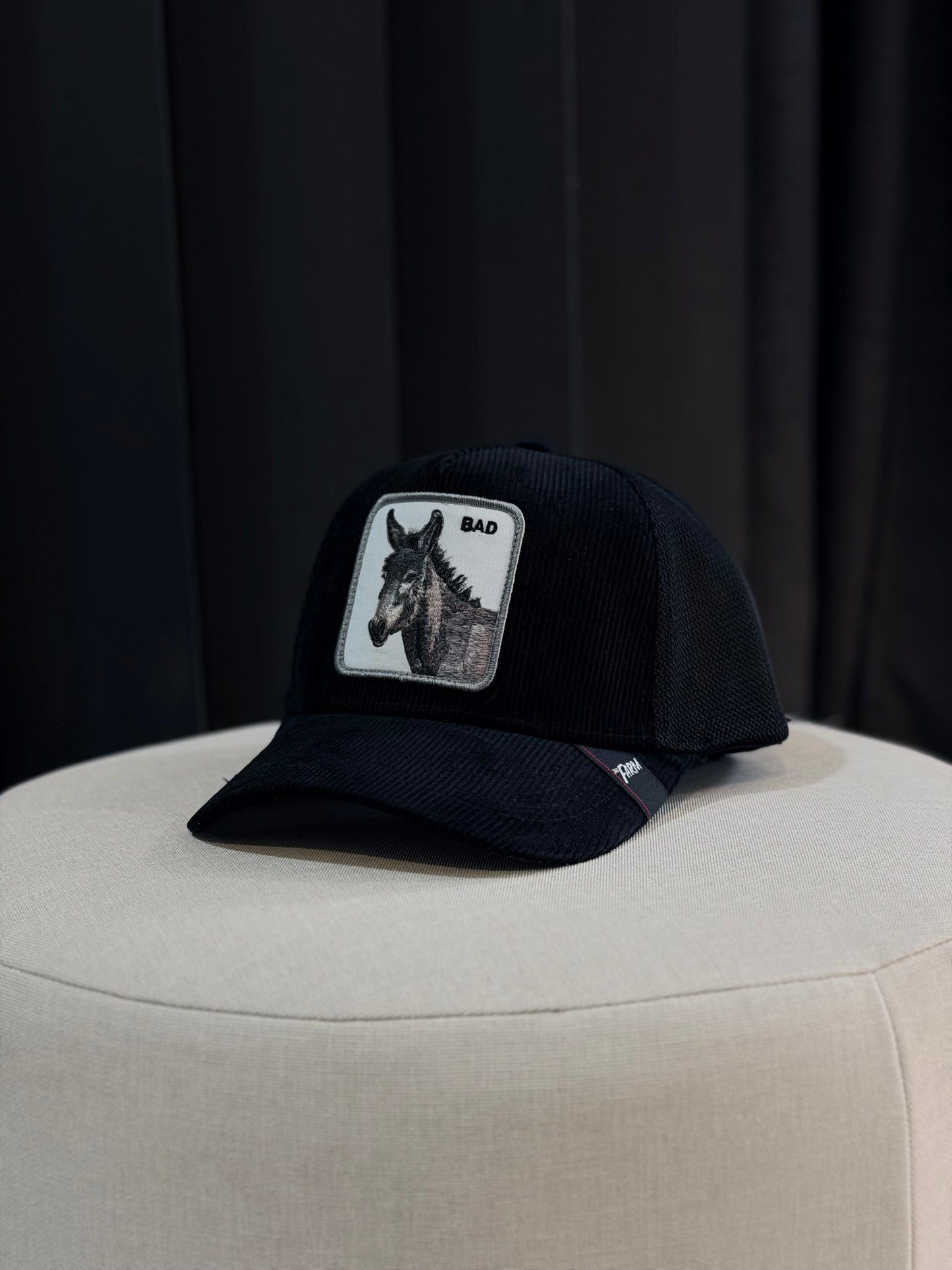 GORRA GOO NEGRA GAMUSA BURRO