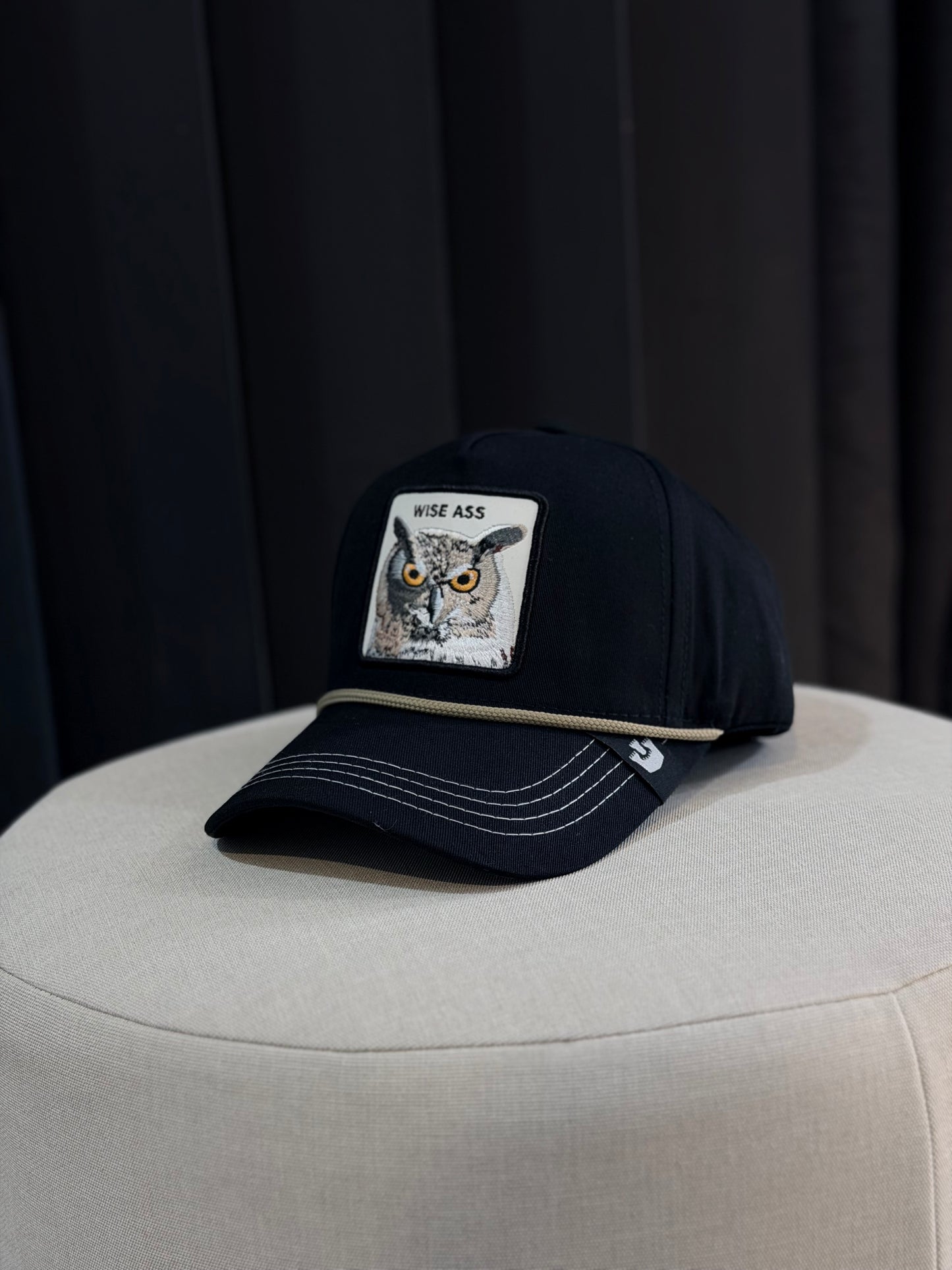 GORRA GOO NEGRA CORDON BUHO
