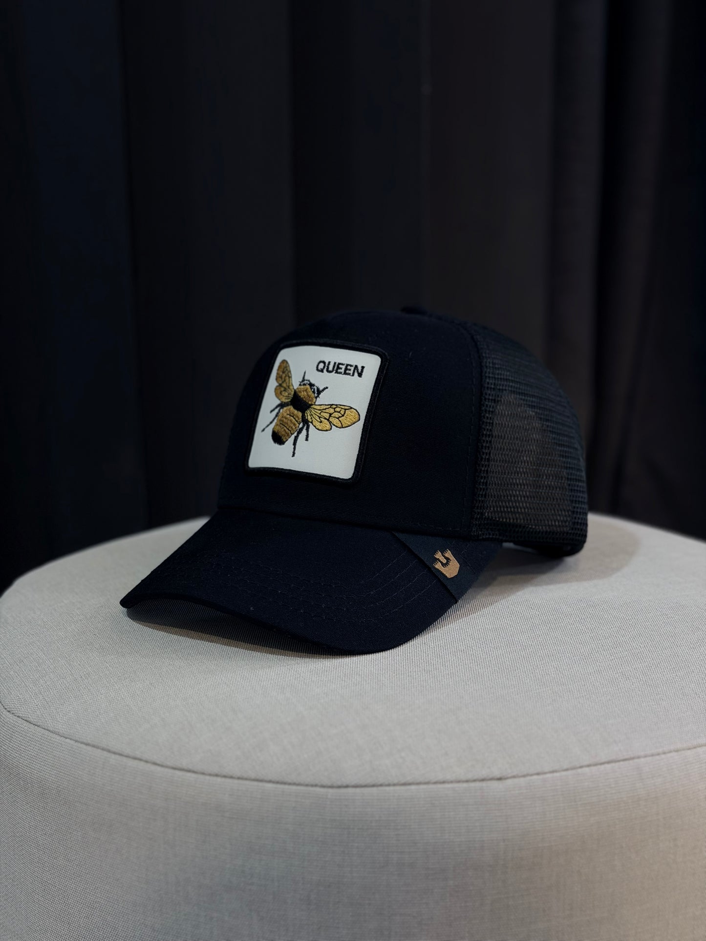GORRA GOO NEGRA ABEJA