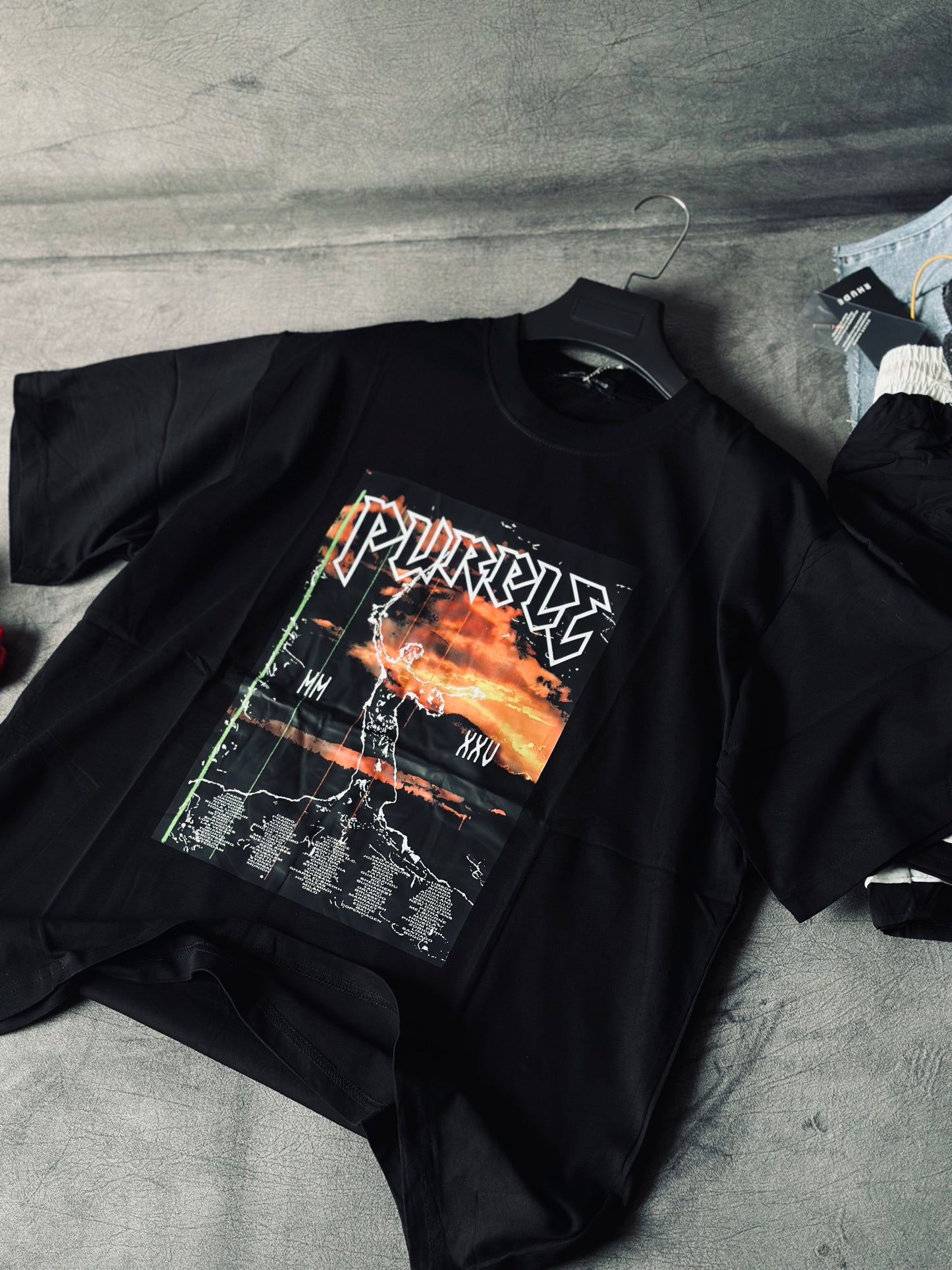 CAMISETA OVERSIZE PUR NEGRA MMXXV
