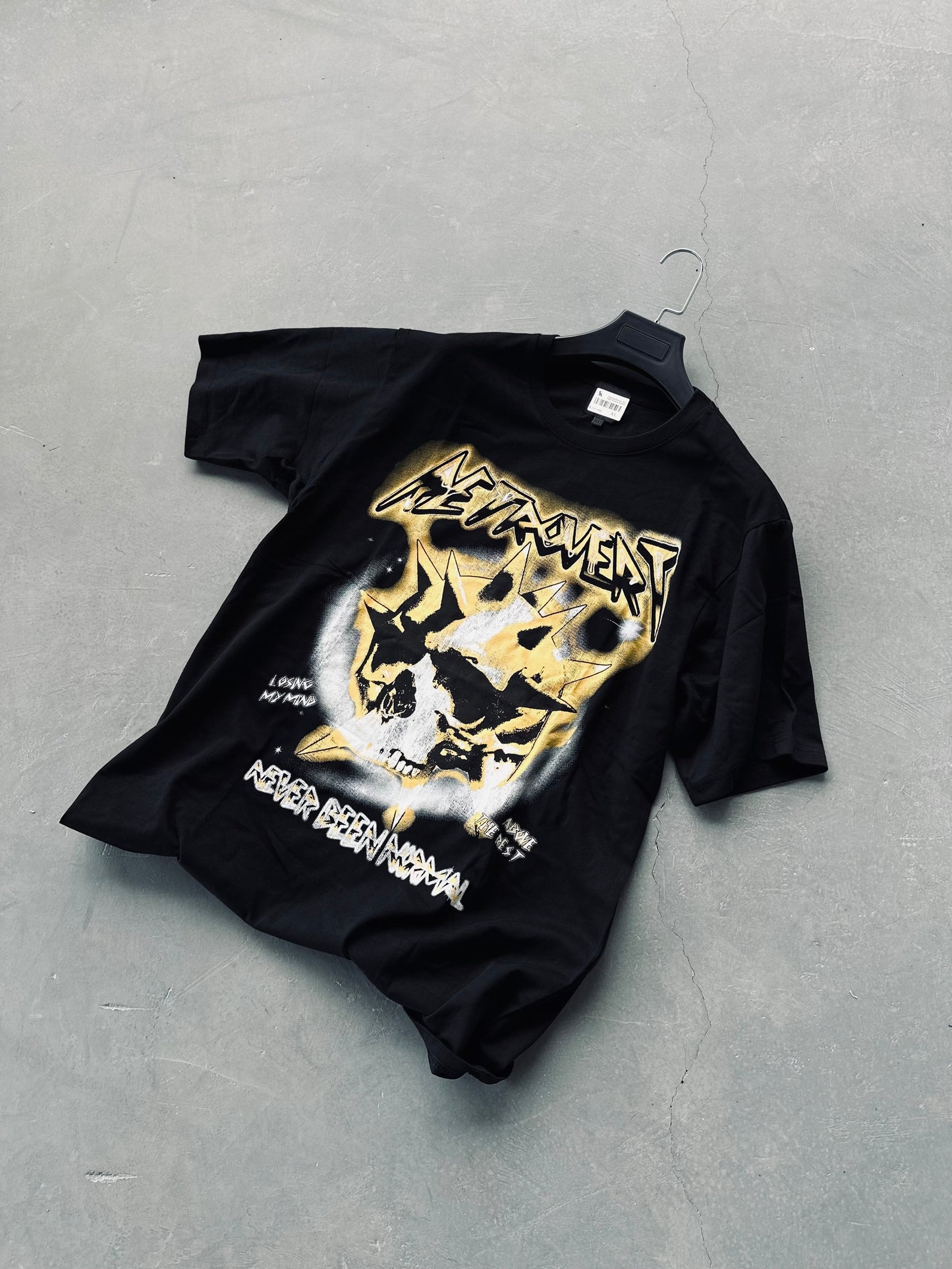 CAMISETA OVERSIZE RET NEGRA CALABERA AMARILLA