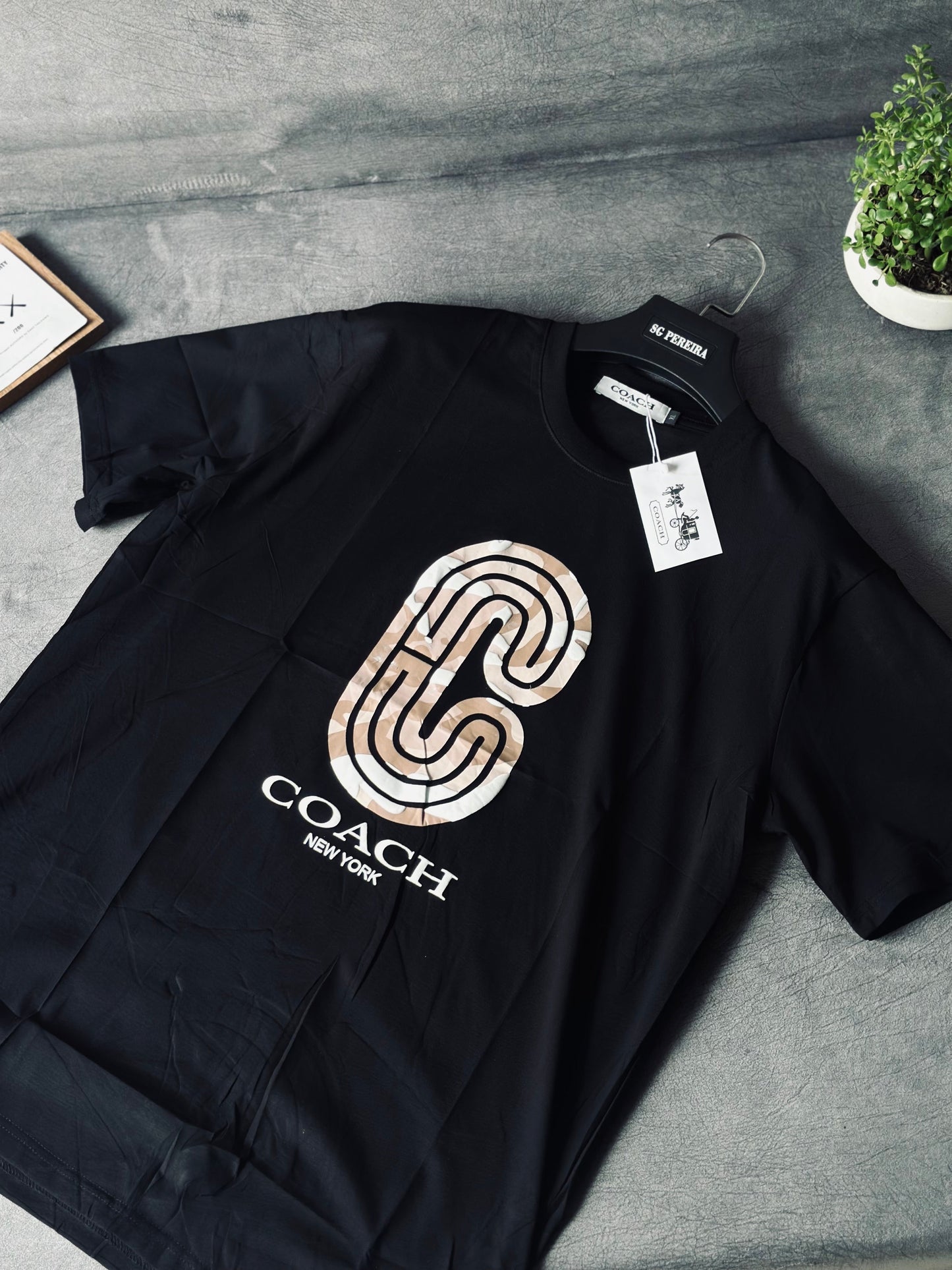 CAMISETA SLIM COA NEGRA C CAMUFLAJE