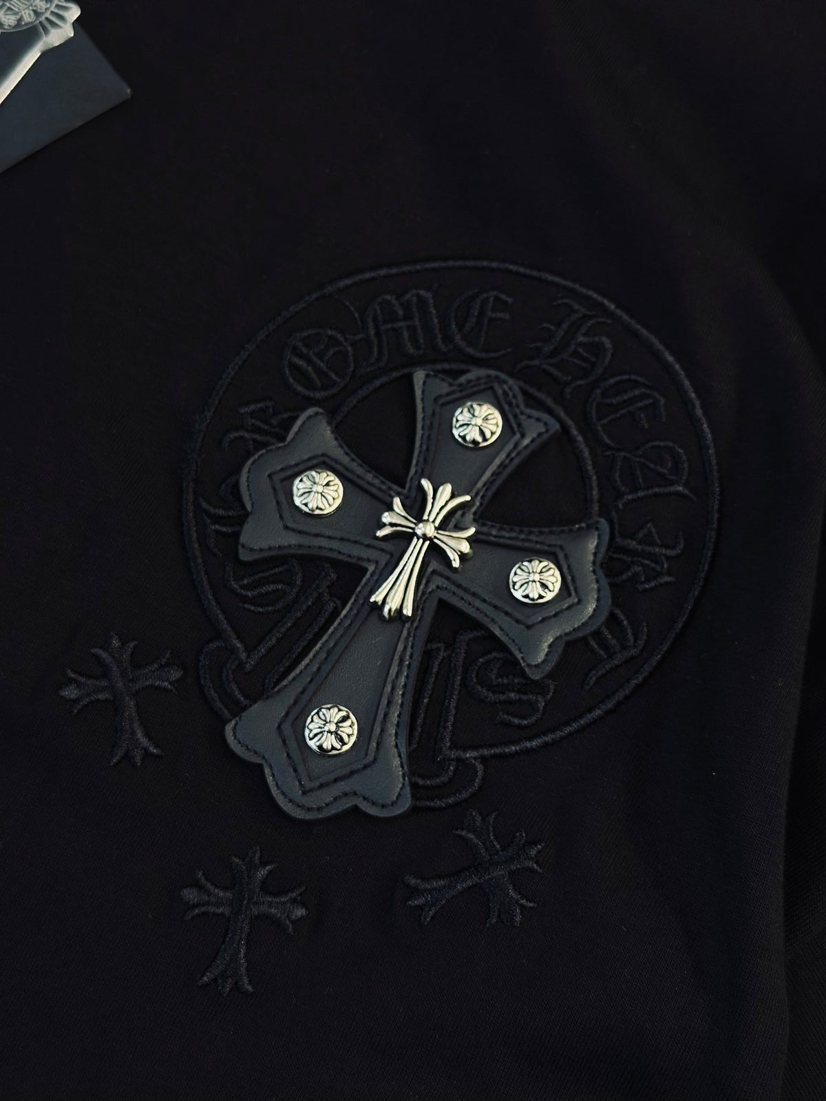 CAMISETA OVERSIZE CHR NEGRA CRUZ CUERINA