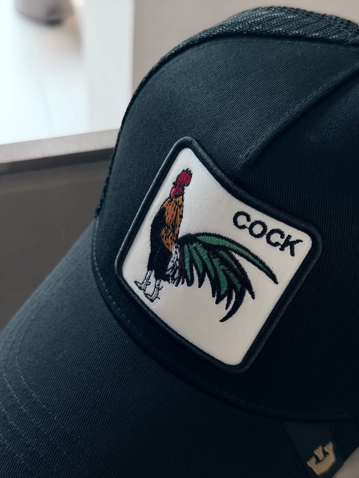 GORRA GOO NEGRA GALLO COLA VERDE