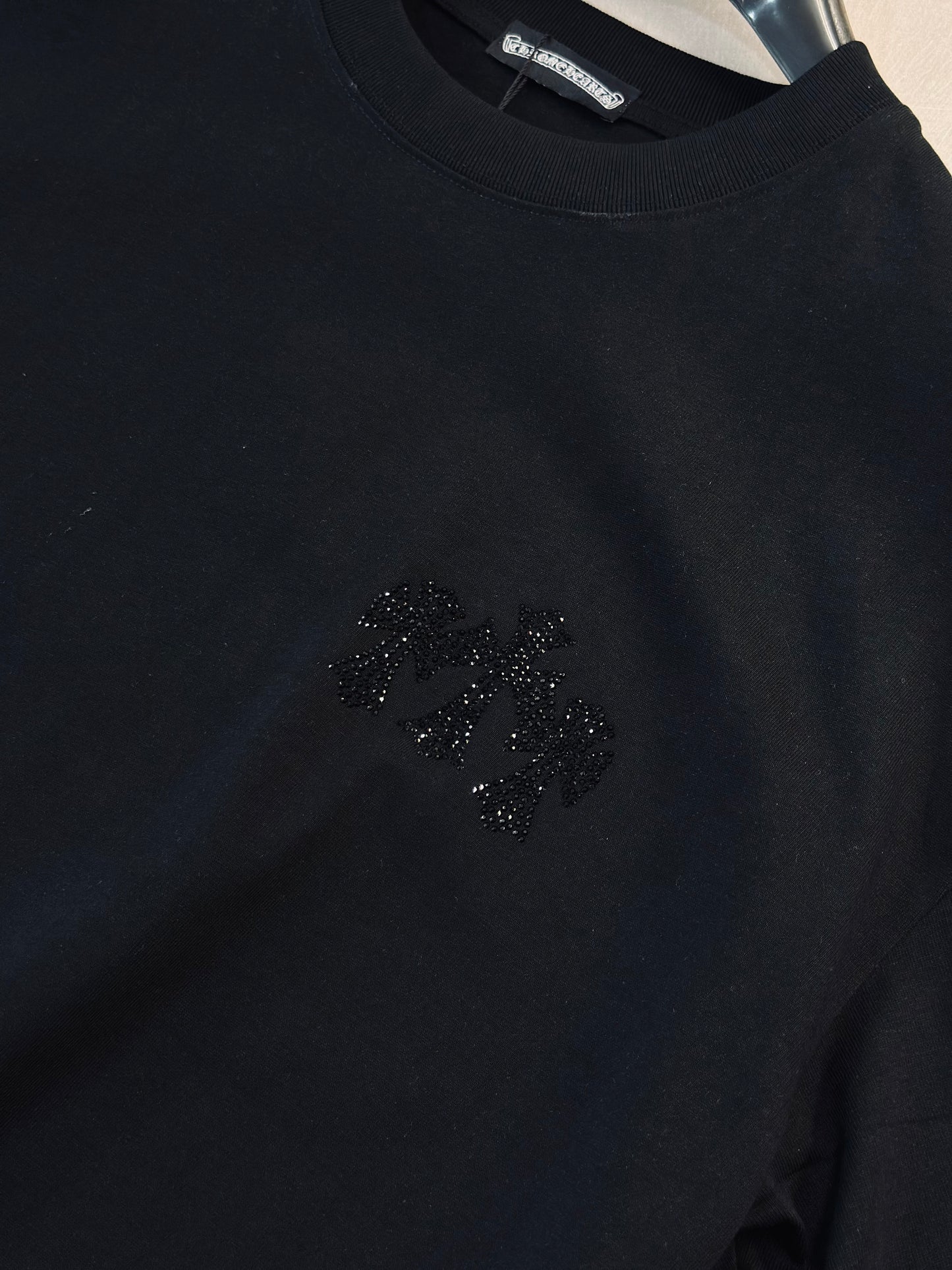 CAMISETA OVERSIZE CHR NEGRA 3 CRUCES RHINESTONE NEGRO