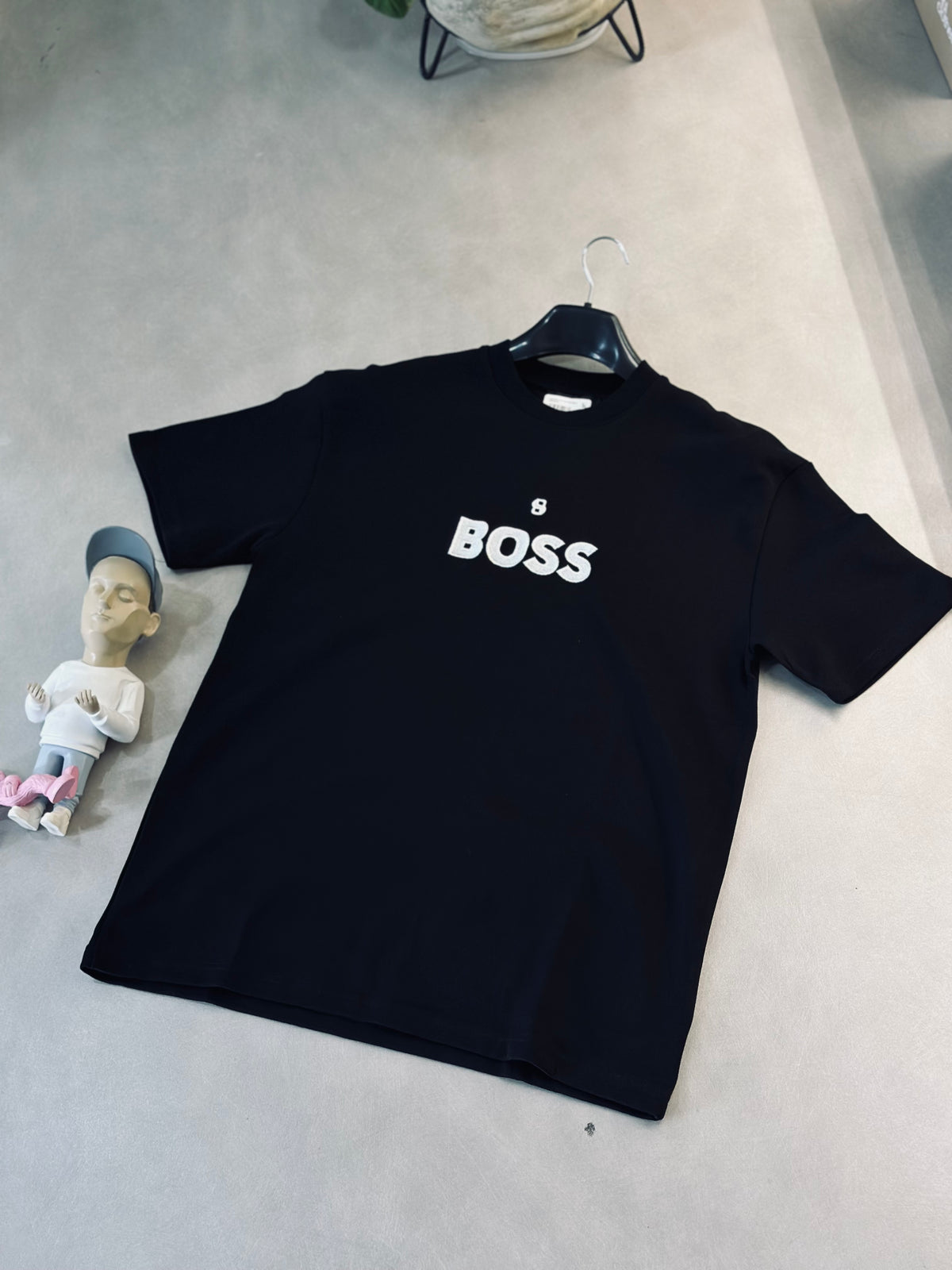 CAMISETA SEMI OVERSIZE BOS NEGRA 8 BORDADO