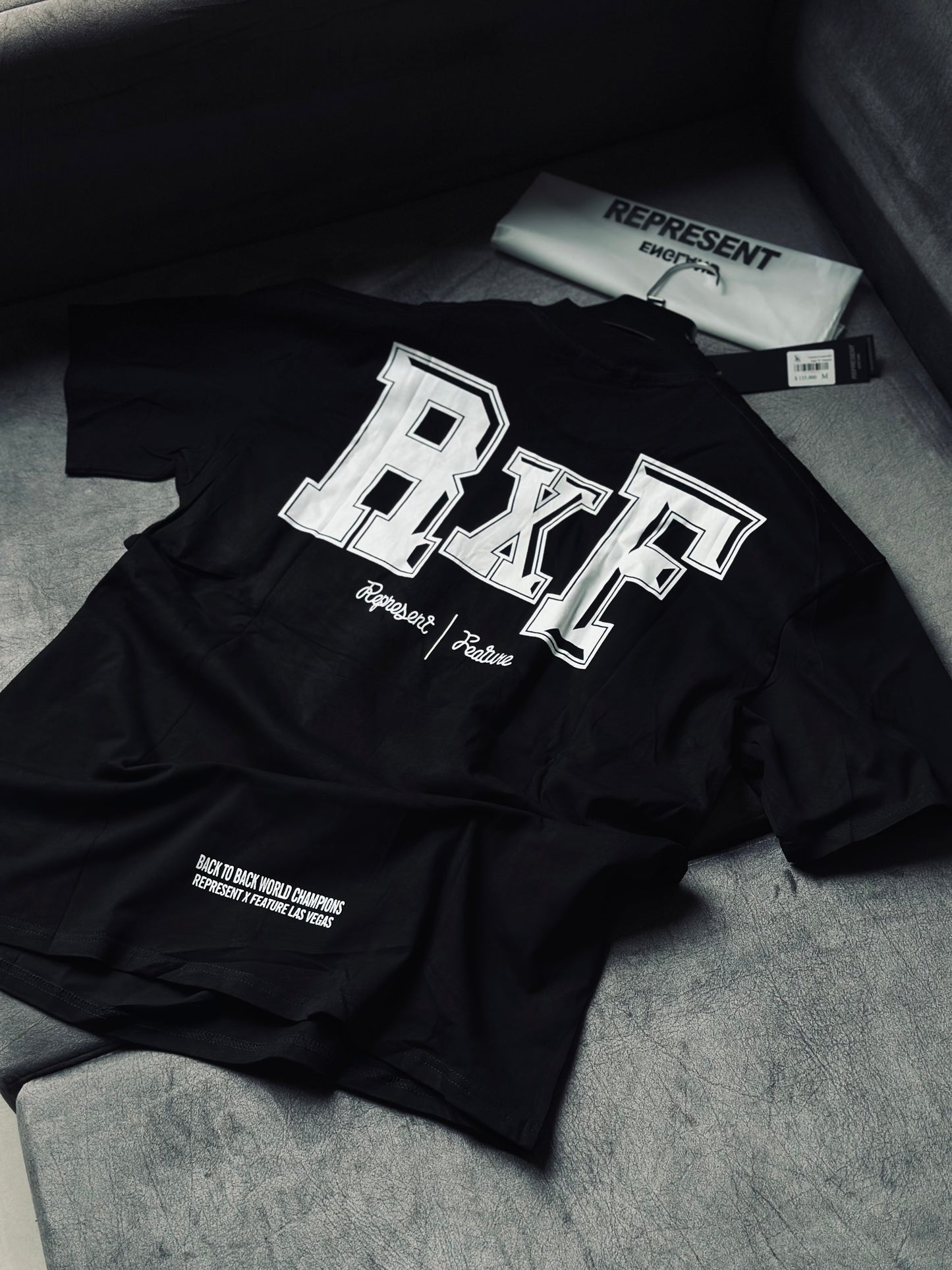 CAMISETA OVERSIZE REP NEGRA "R" CHAMPION