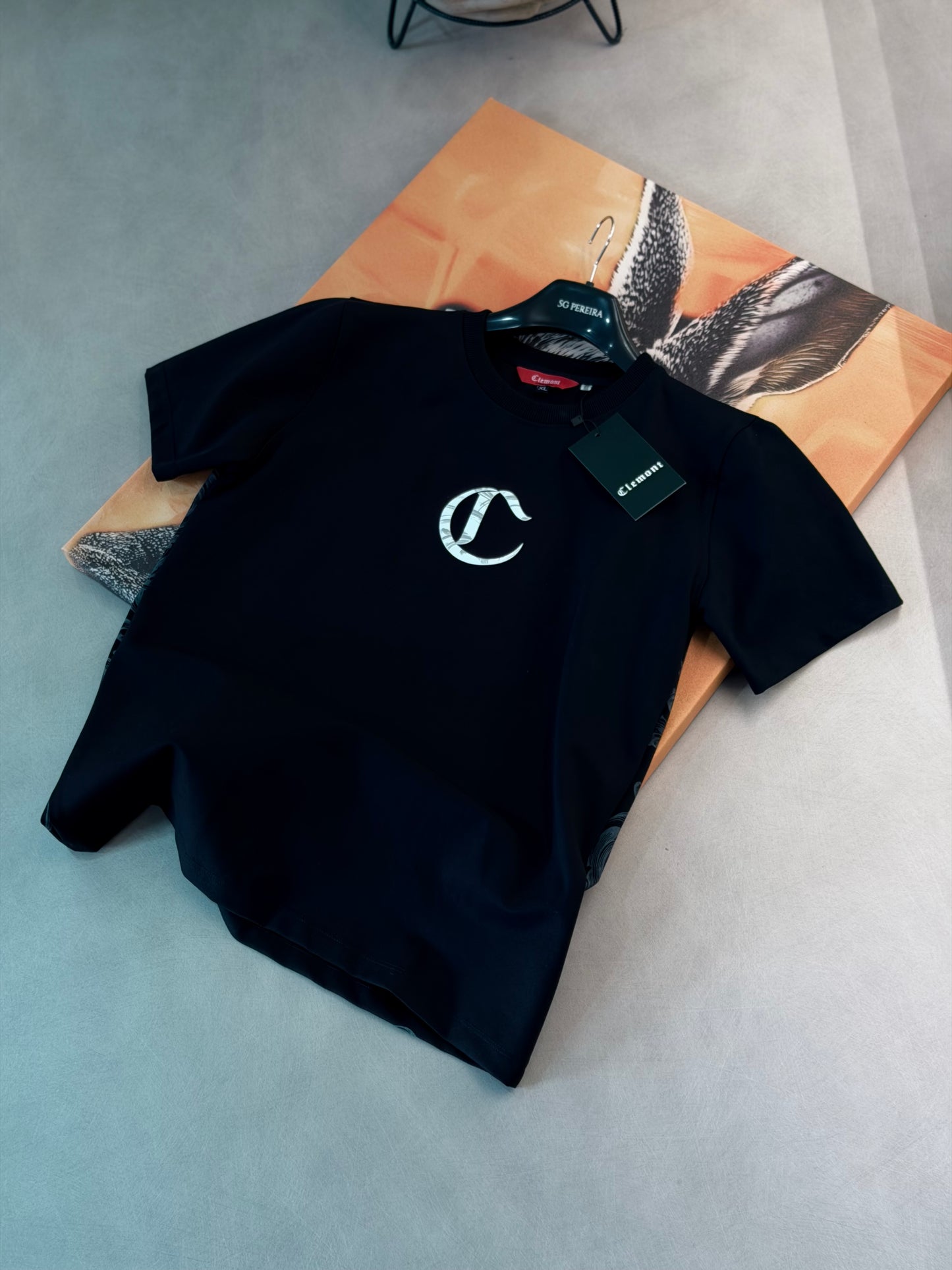 CAMISETA OVERSIZE CLE NEGRA HEAVENLY MARCOS