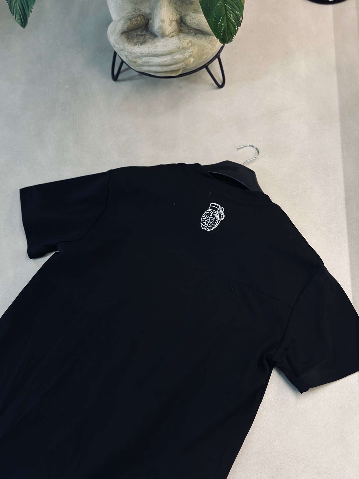 CAMISETA SLIM BLO NEGRA THIS LAND GRIS