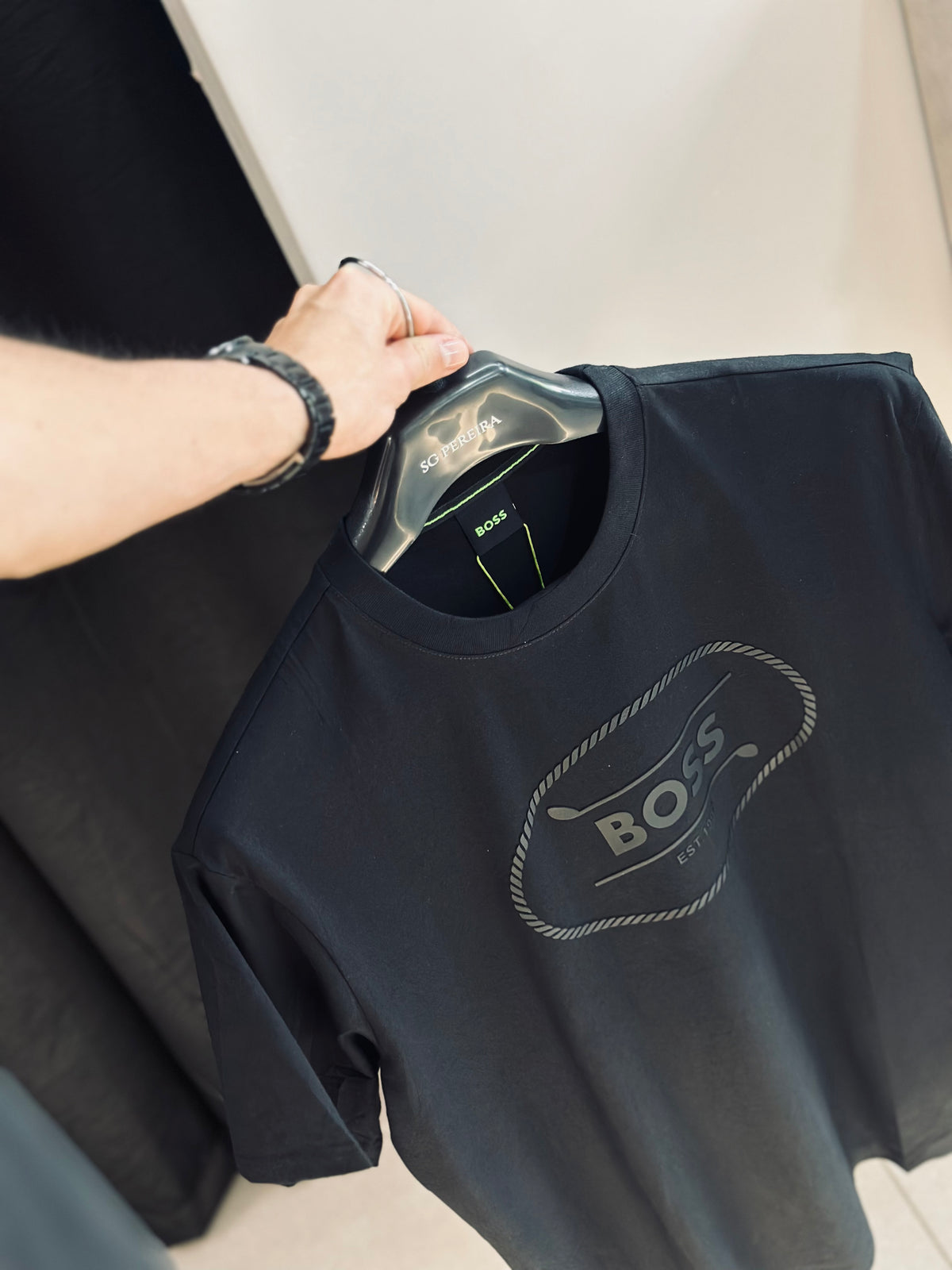 CAMISETA SLIM BOS NEGRA EST. 1997
