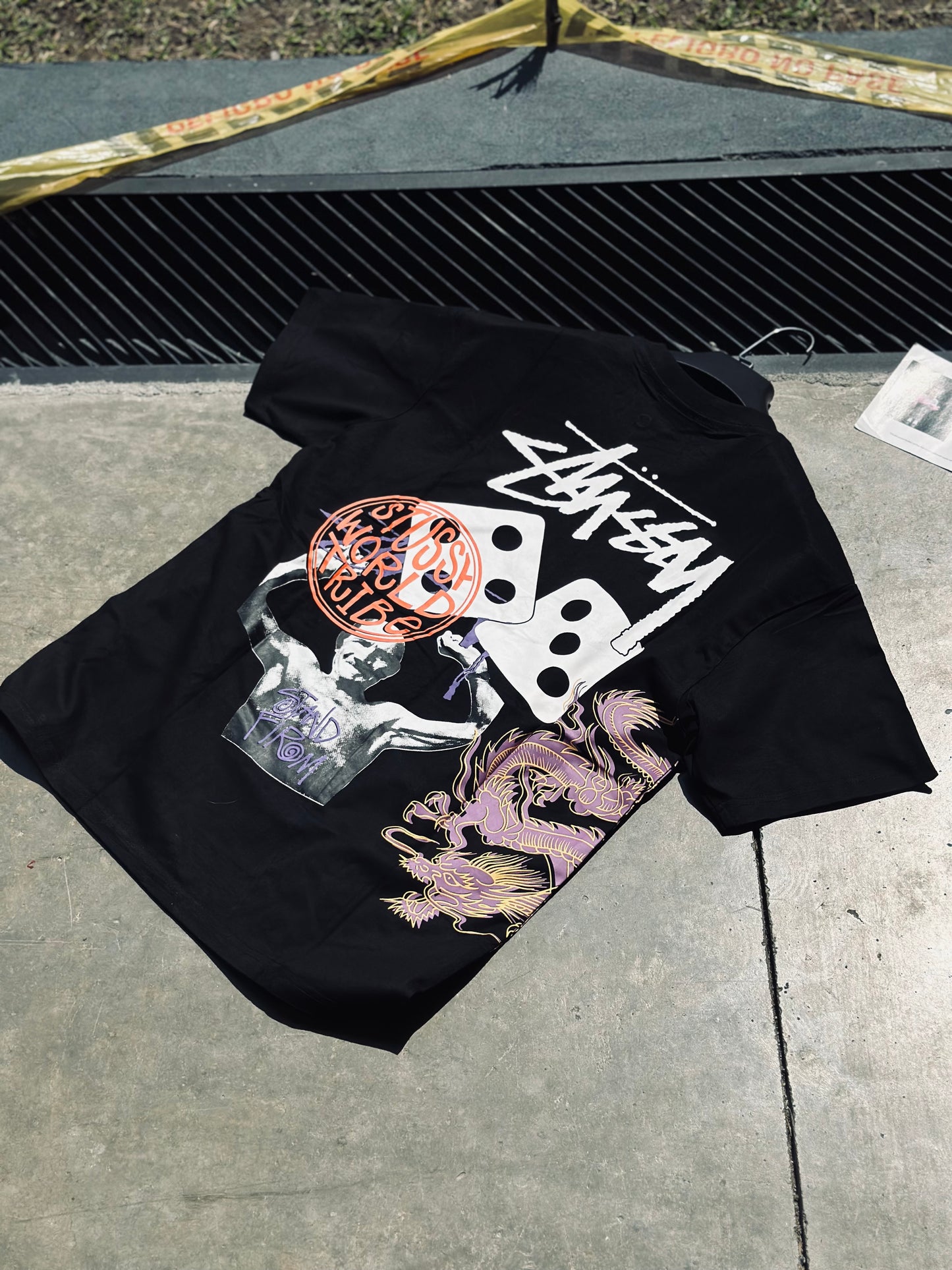 CAMISETA OVERSIZE STU NEGRA DRAGON MORADO