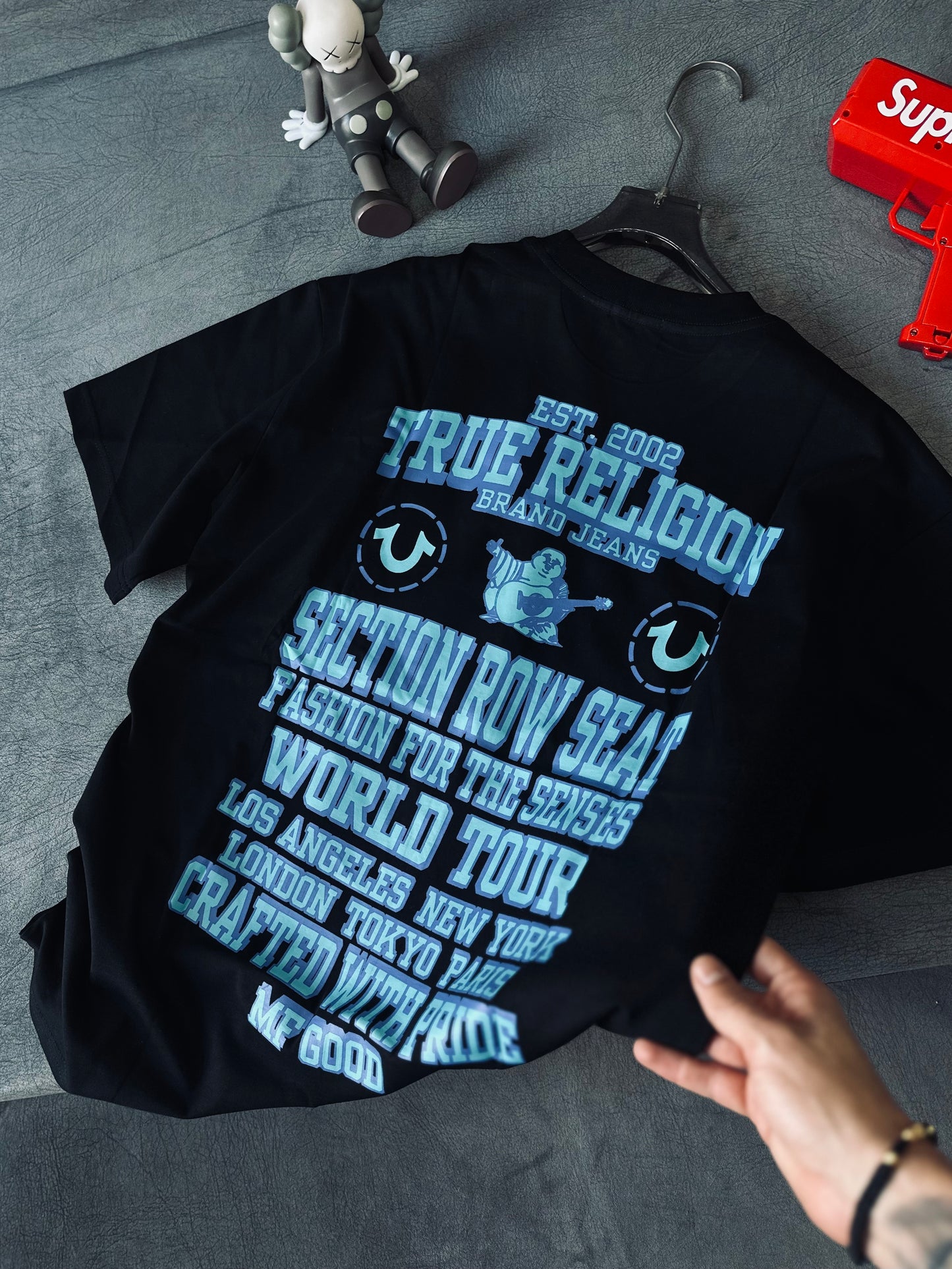 CAMISETA OVERSIZE TRU NEGRA BUDA AZUL