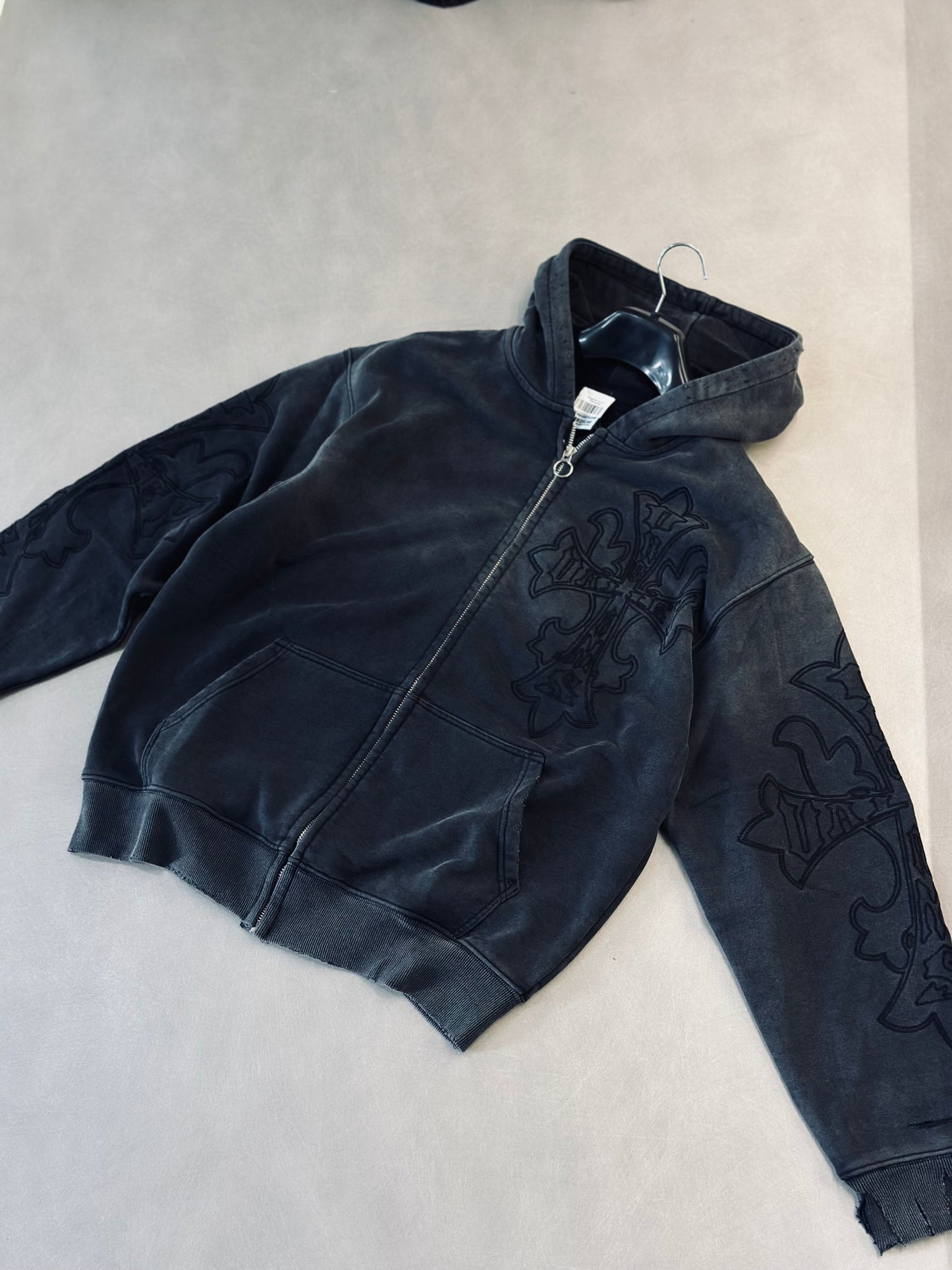 CHAQUETA VAL GRIS CRUZ BORDADO