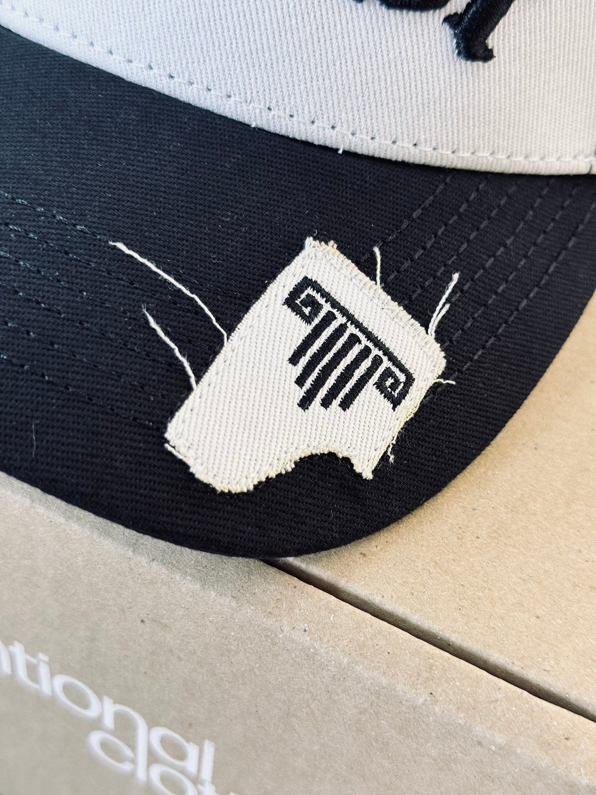 GORRA ARTD NEGRA PATCH