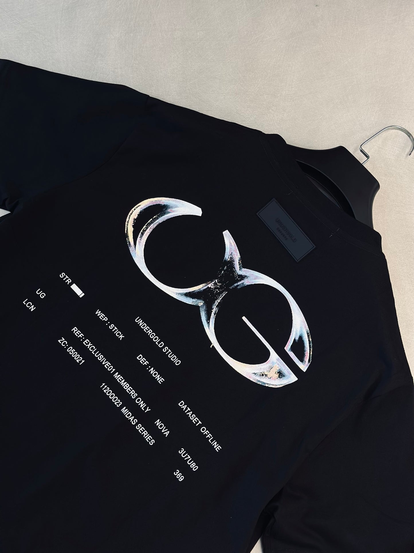 CAMISETA SLIM UND NEGRA ABSTRACTO