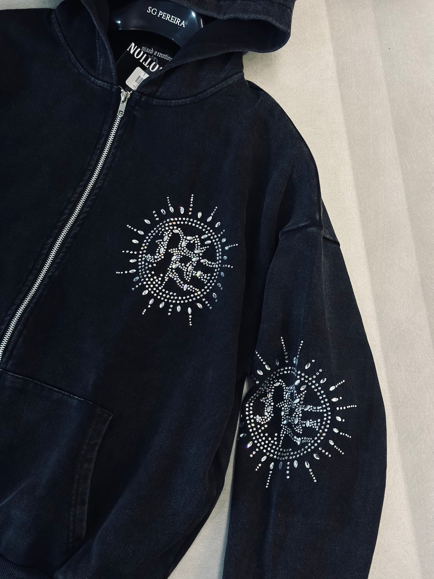 CHAQUETA EMO GRIS RHINESTONE SOL