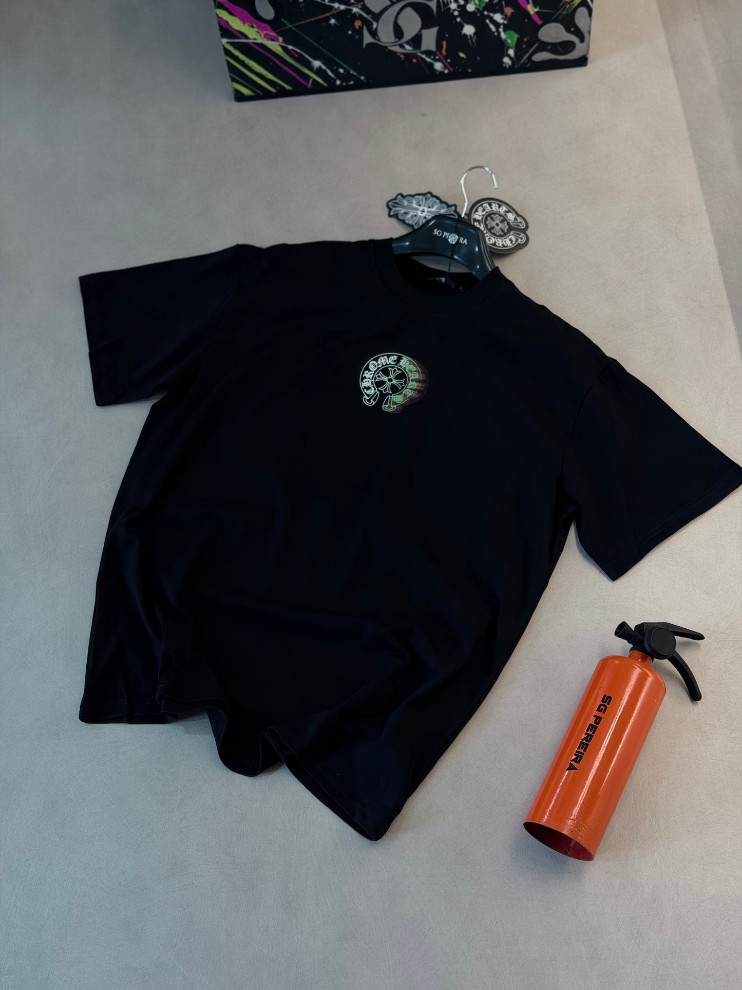 CAMISETA OVERSIZE CHR NEGRA LOGO 3D VERDE
