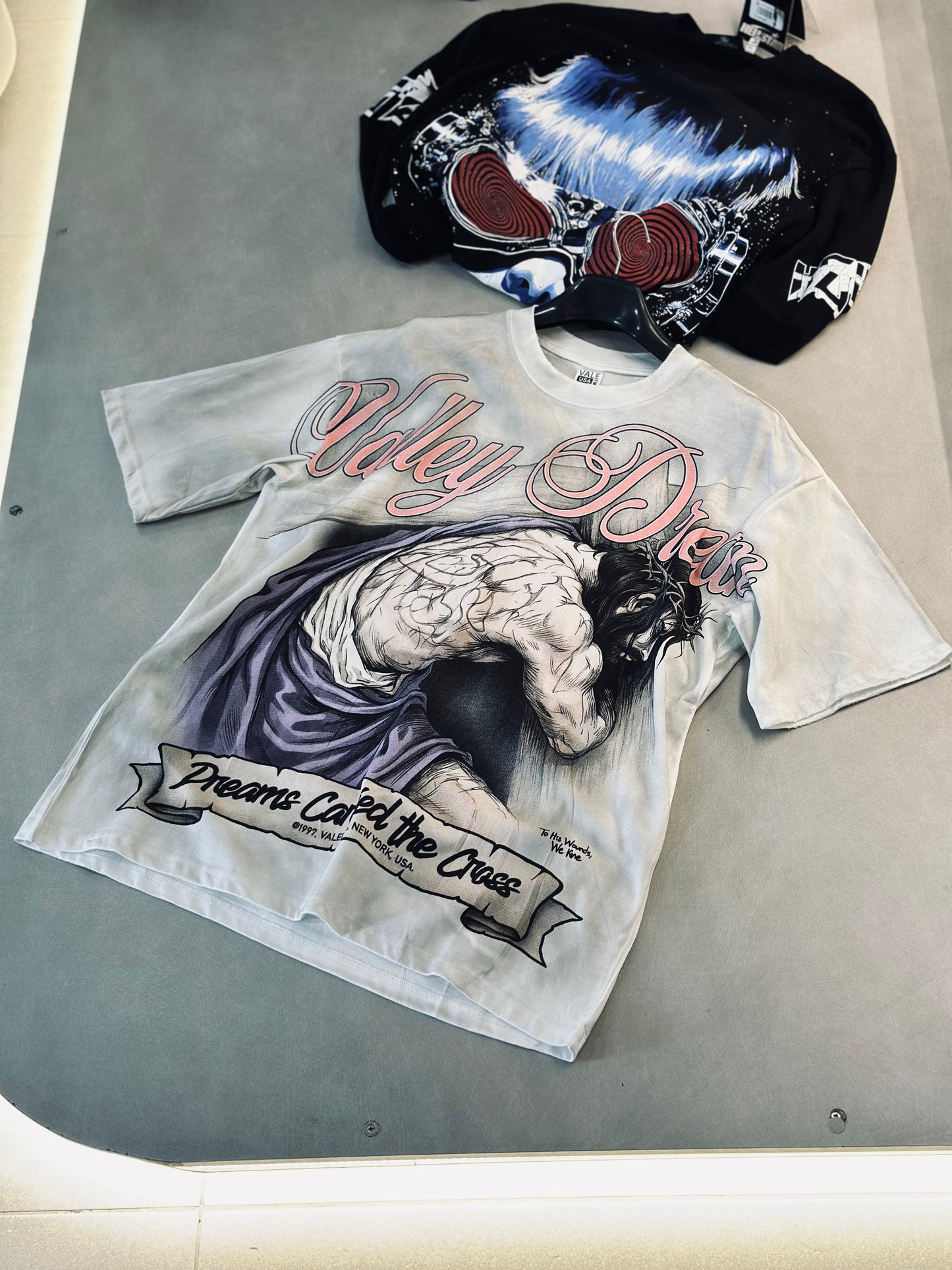 CAMISETA OVERSIZE VAL CREMA JESUS CRUZ