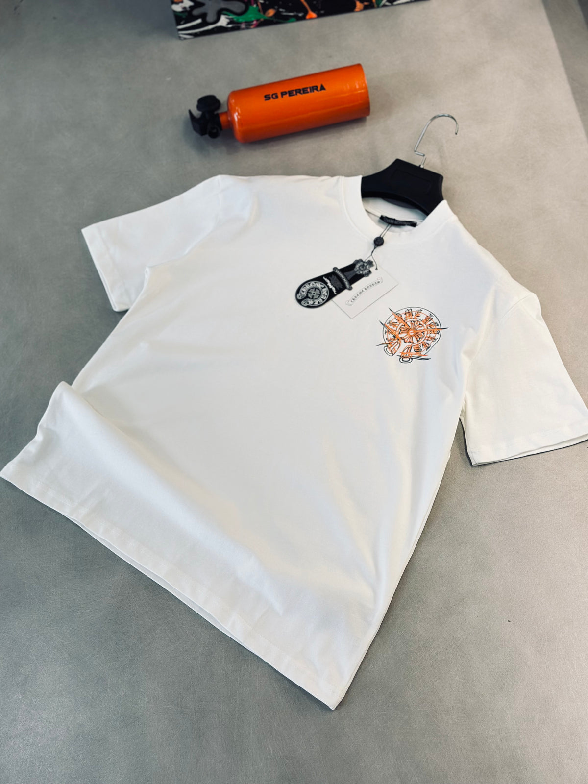 CAMISETA OVERSIZE CHR BLANCA LOGO NARANJA