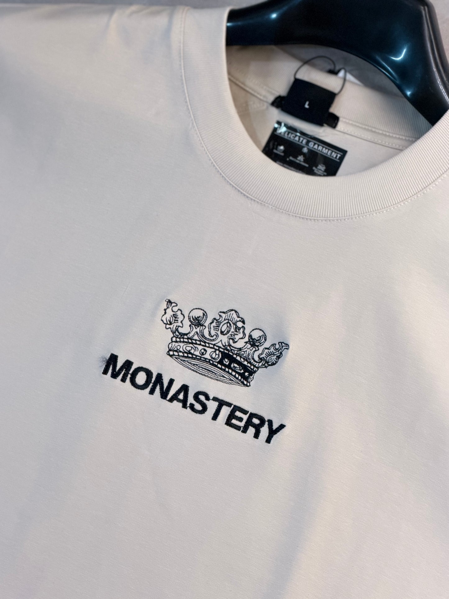 CAMISETA SLIM MON CAQUI CORONA FRONTAL