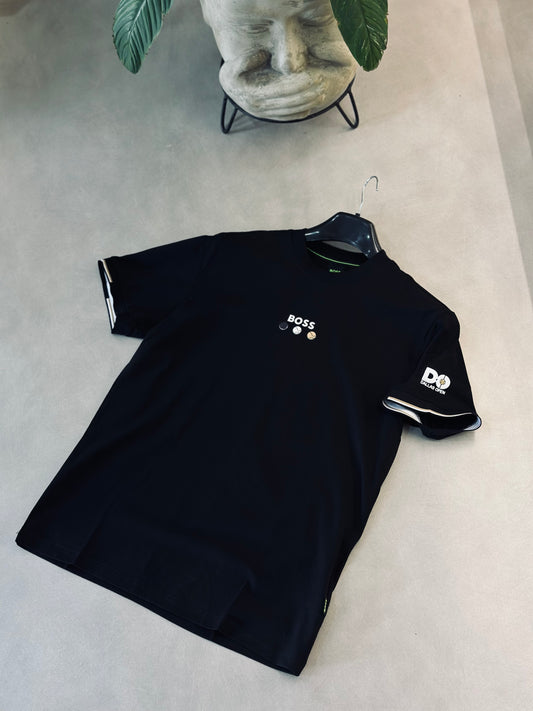 CAMISETA SLIM BOS NEGRA PELOTAS COLORES