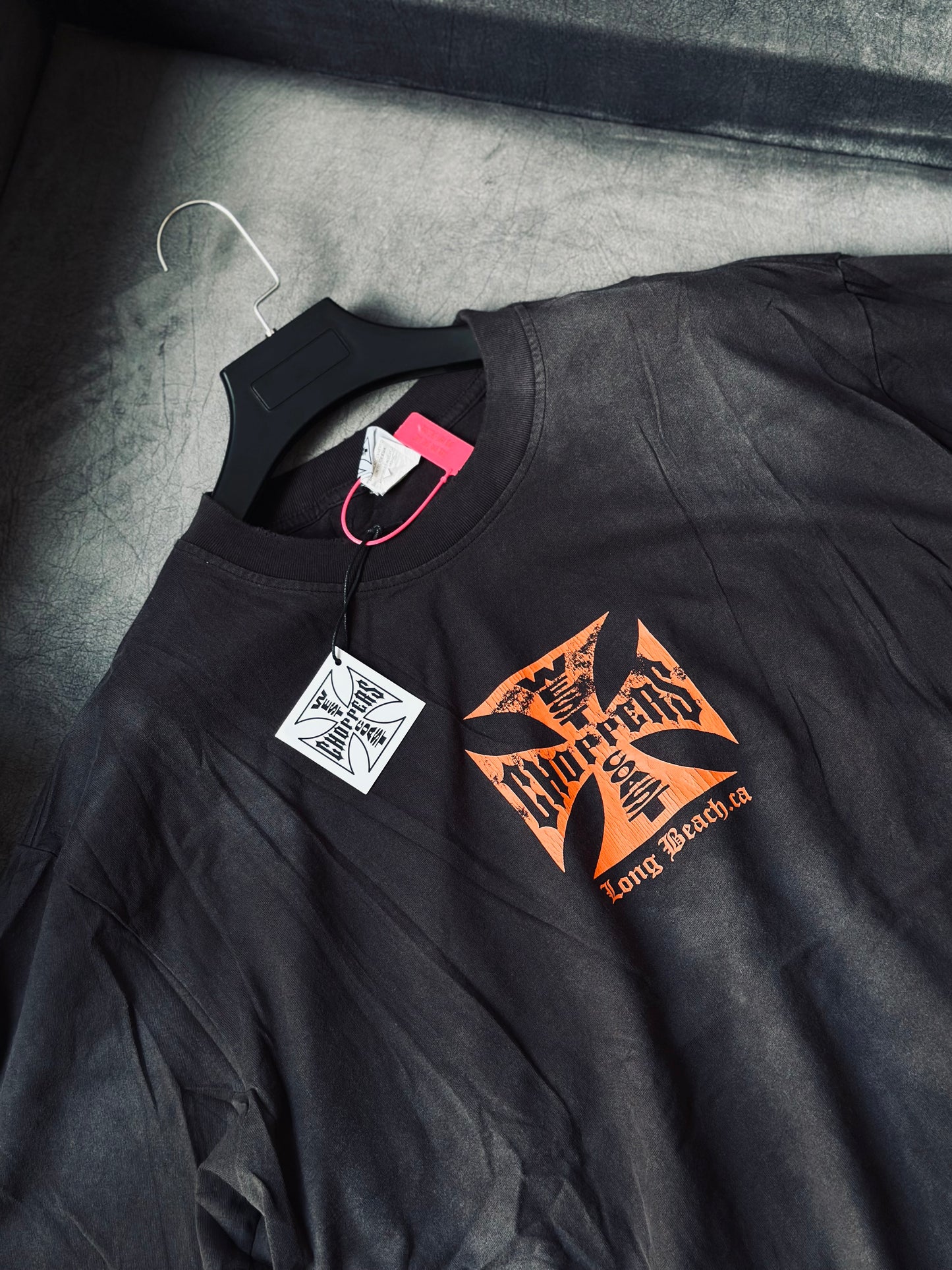 CAMISETA OVERSIZE WES NEGRA X ROJO