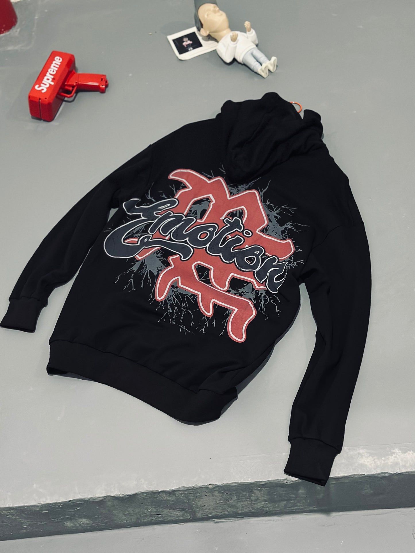 HOODIES EMO NEGRO ANGEL ROJO