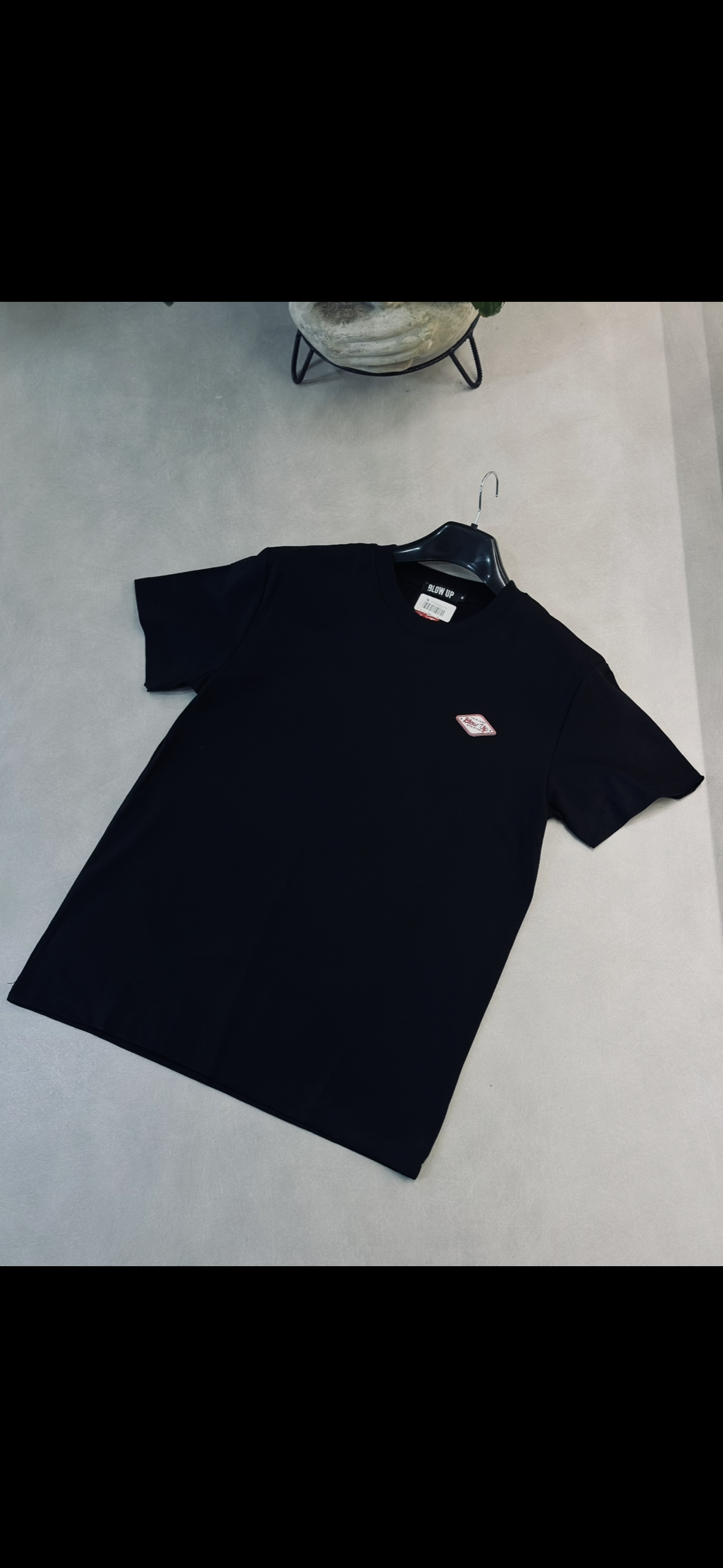 CAMISETA SLIM BLO NEGRA THIS LAND ROJO