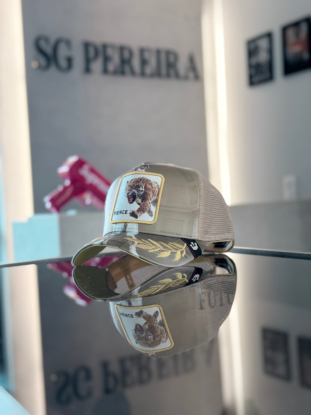 GORRA GOO CAFÉ ESCULTURA TIGRE