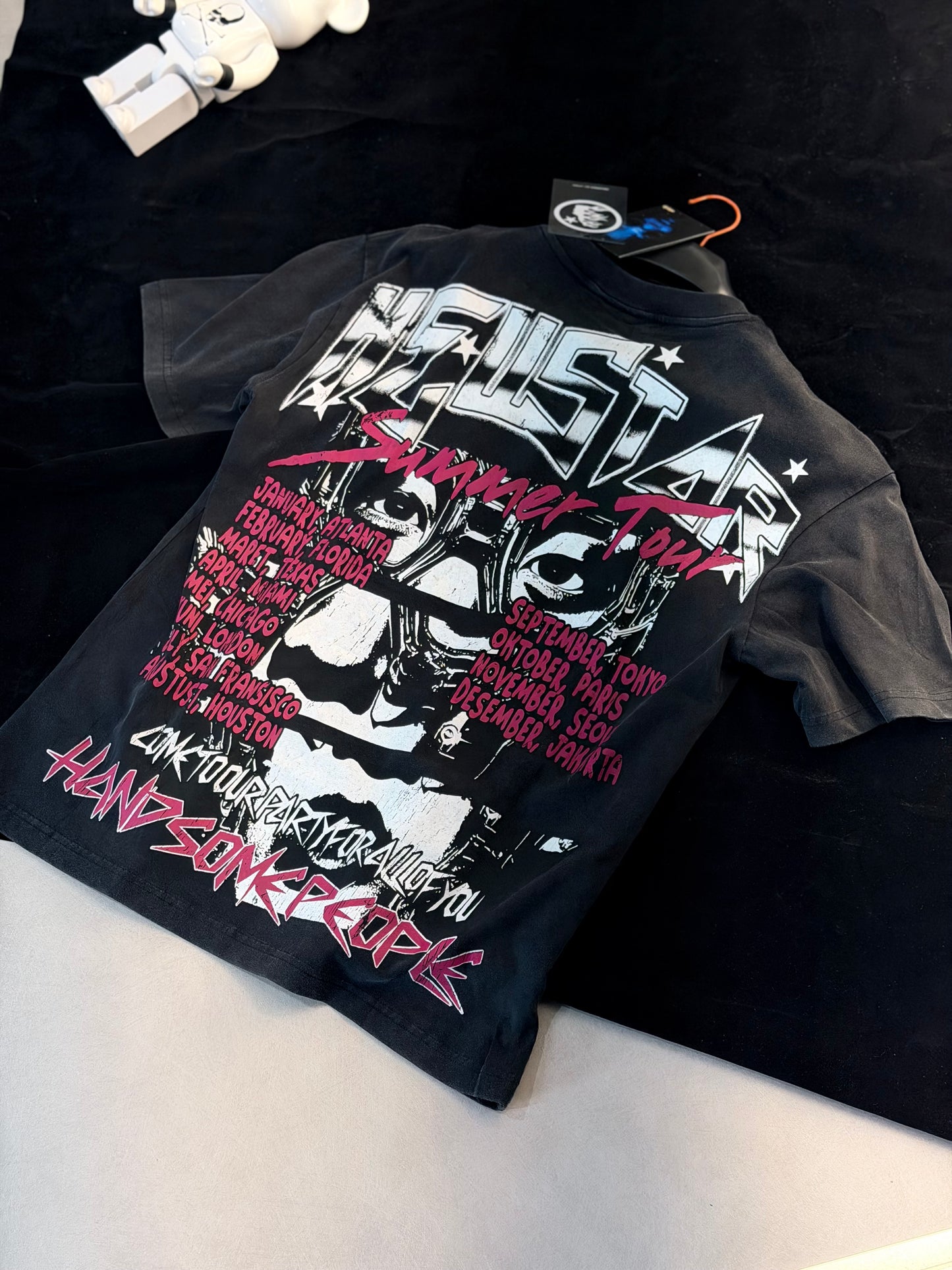 CAMISETA OVERSIZE HEL GRIS LABIOS ROJOS