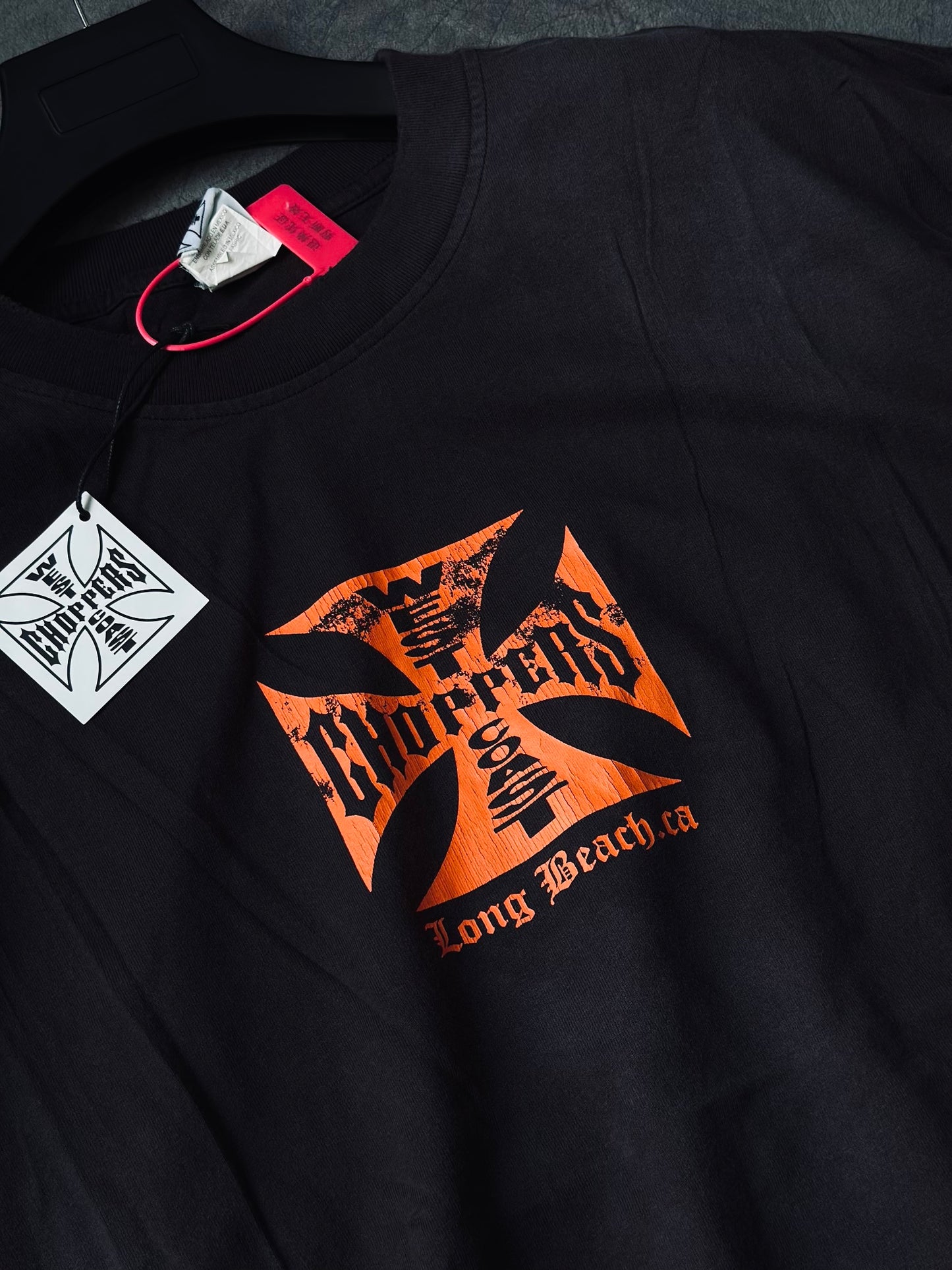 CAMISETA OVERSIZE WES NEGRA X ROJO