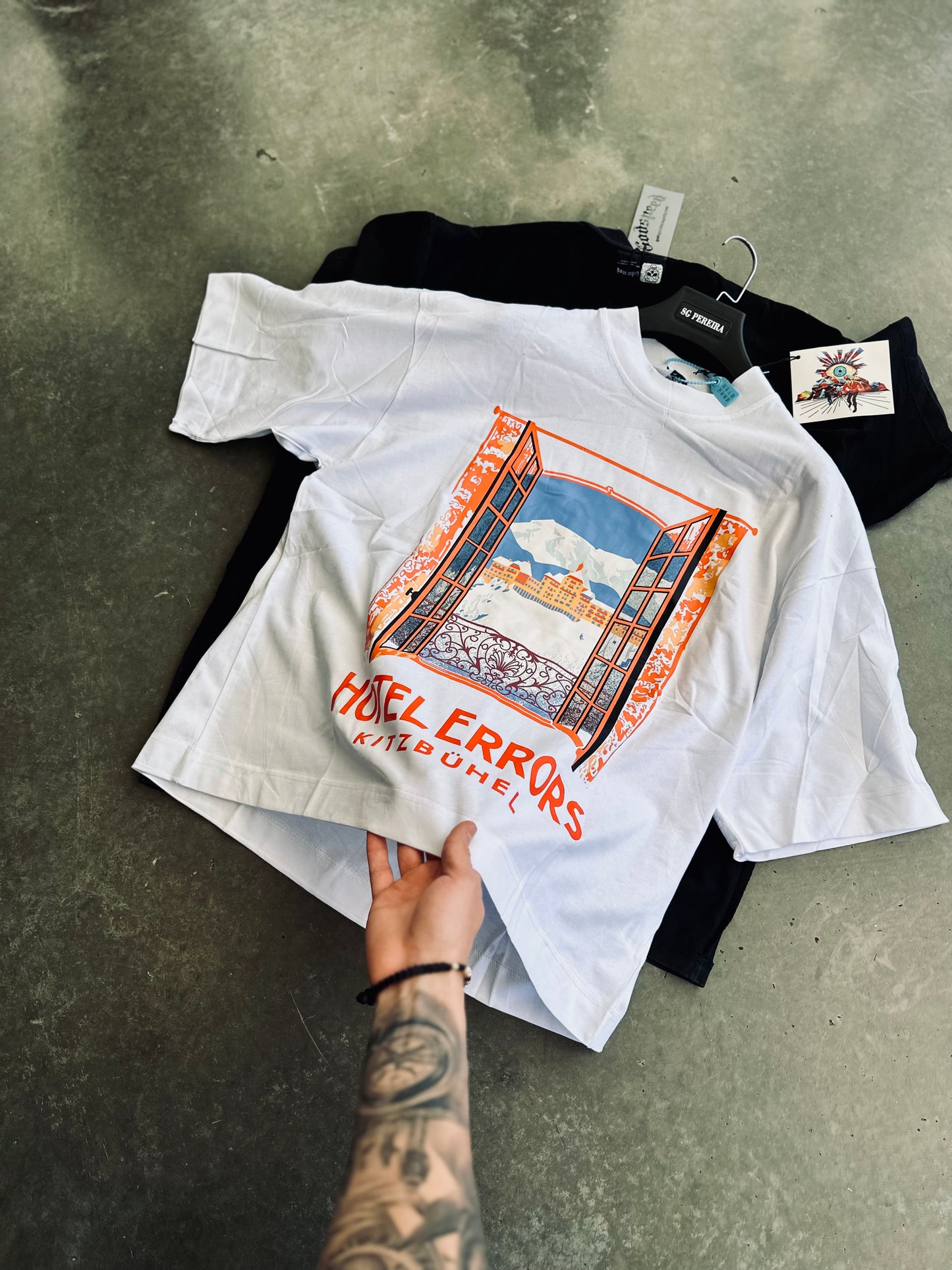 CAMISETA OVERSIZE HOU BLANCA PAISAJE NARANJA