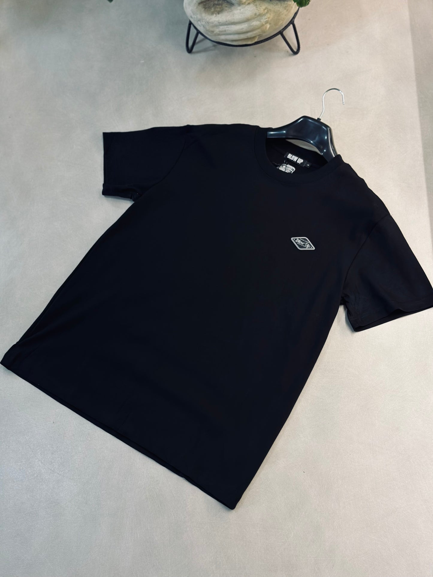 CAMISETA SLIM BLO NEGRA THIS LAND GRIS