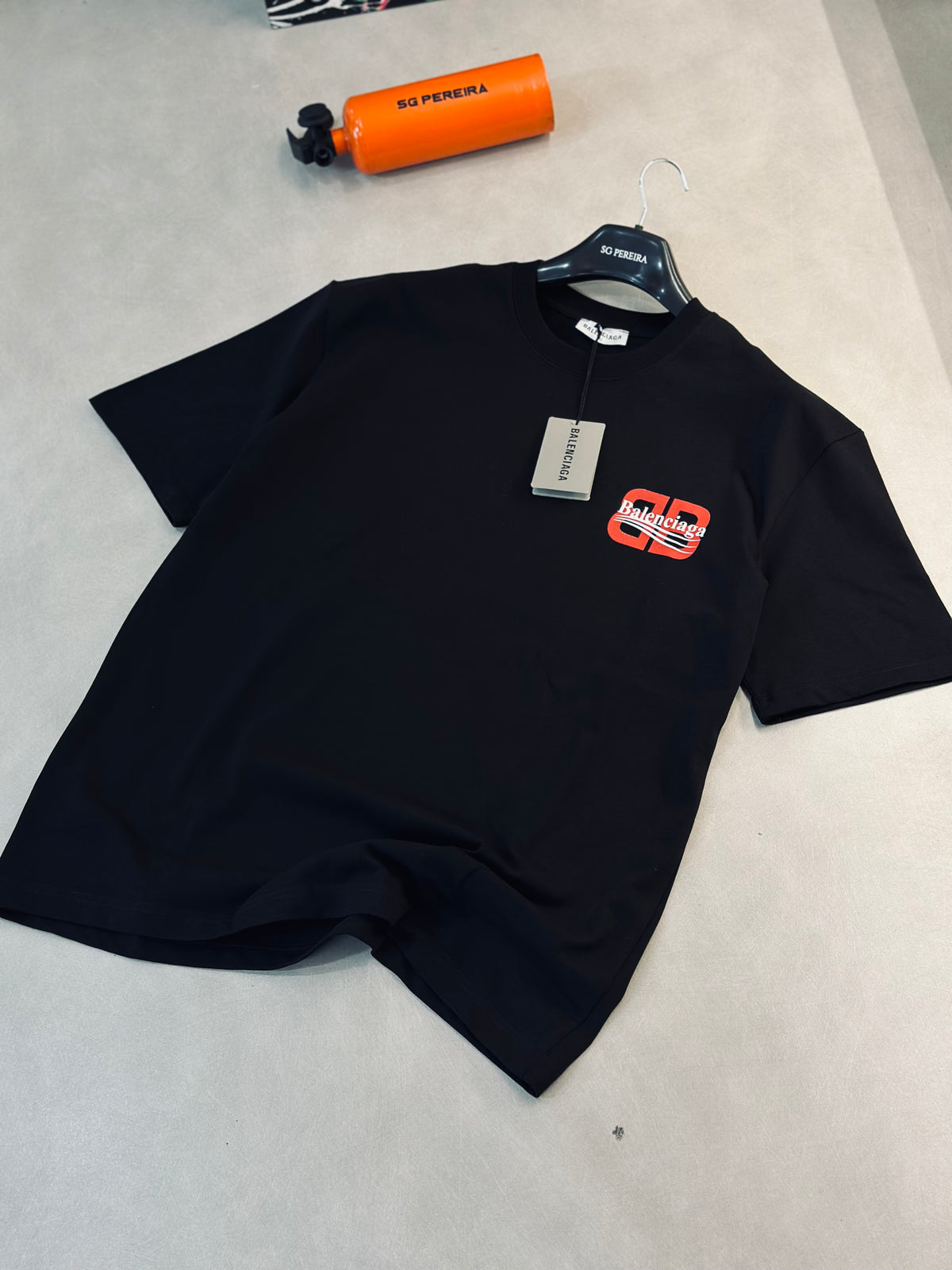 CAMISETA OVERSIZE BAL NEGRA BB ROJO