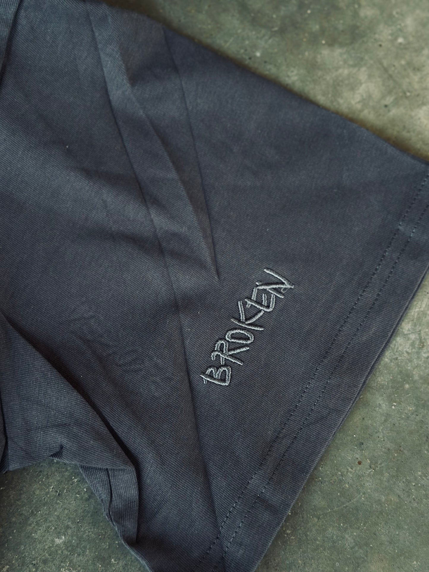 CAMISETA OVERSIZE BRO GRIS VAMPIRO