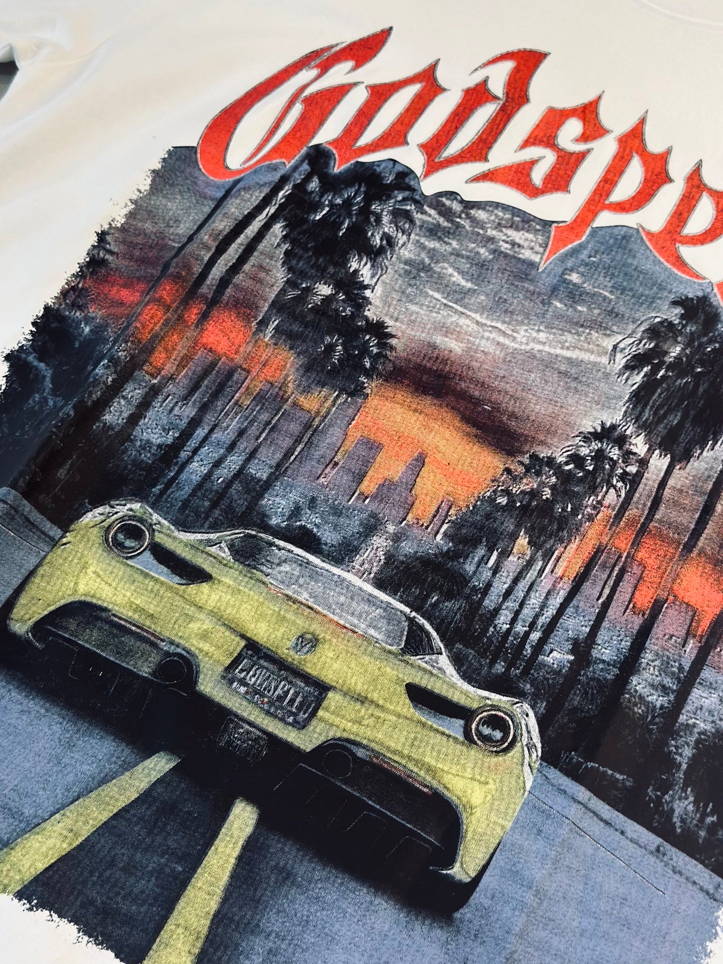 CAMISETA OVERSIZE GOD BLANCA CARRO AMARILLO