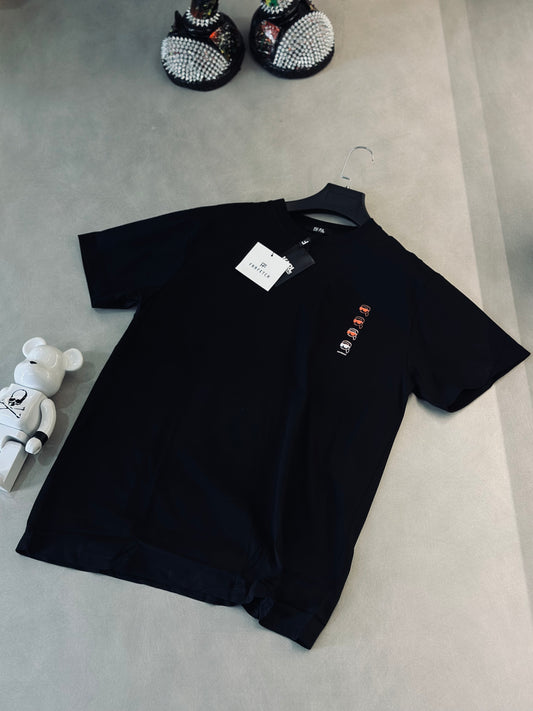 CAMISETA SLIM KAR NEGRA LOGO NARANJA