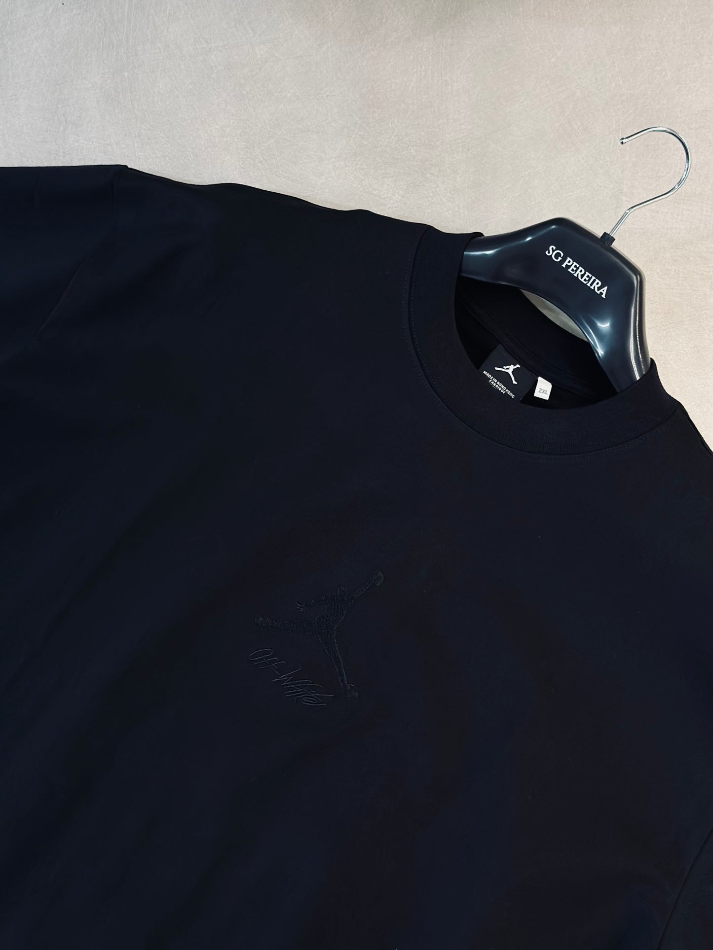 CAMISETA OVERSIZE OFF NEGRA JORDAN OFF FRONTAL