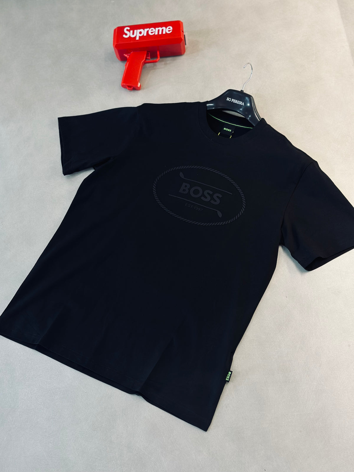 CAMISETA SLIM BOS NEGRA EST. 1997