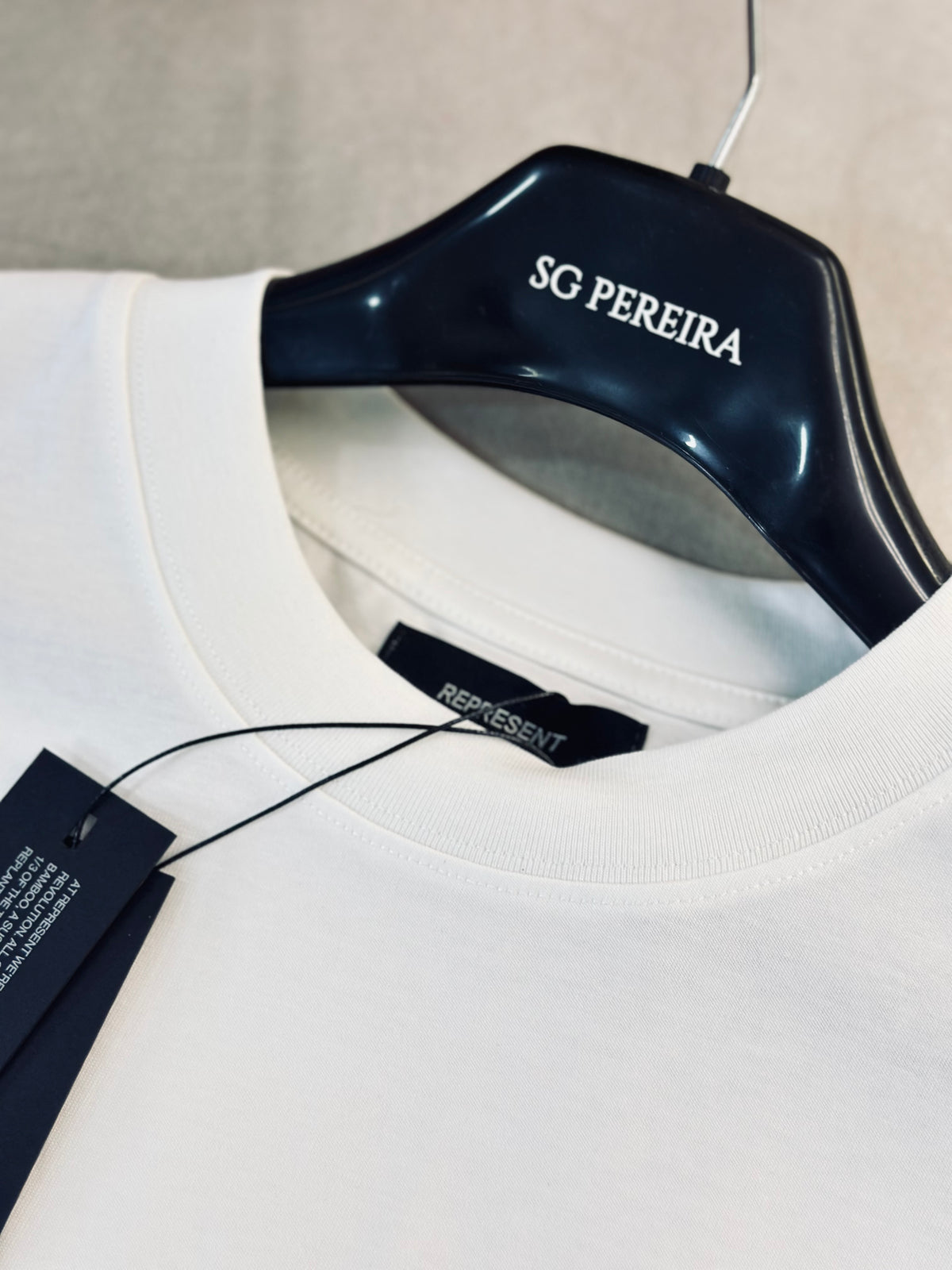 CAMISETA OVERSIZE REP BLANCA REP PLATEADO