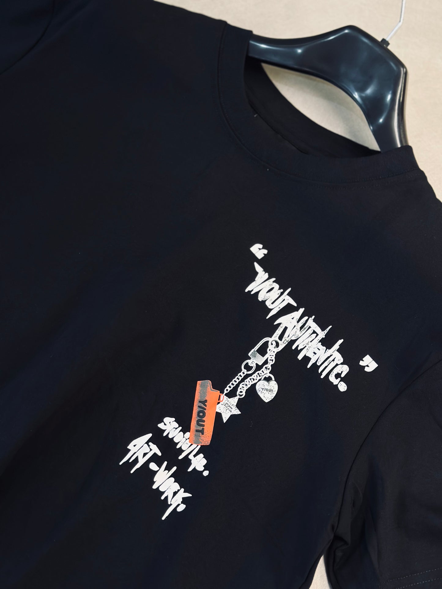CAMISETA SLIM YOU NEGRA LLAVERO