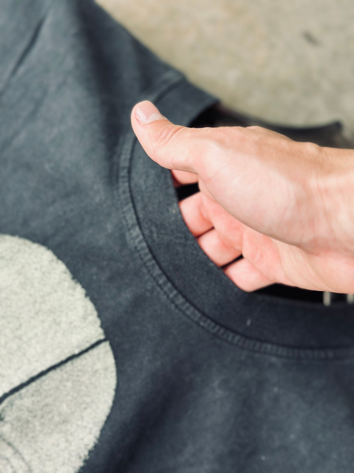 CAMISETA OVERSIZE SAI GRIS ROSTRO ROTO