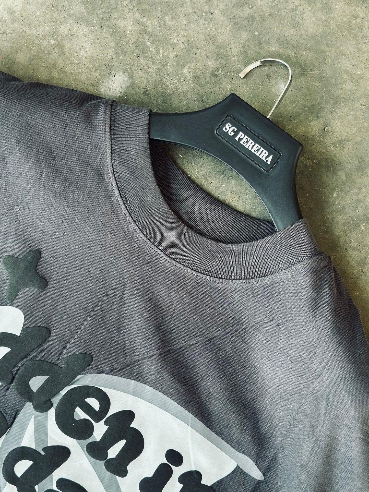 CAMISETA OVERSIZE BRO GRIS VAMPIRO