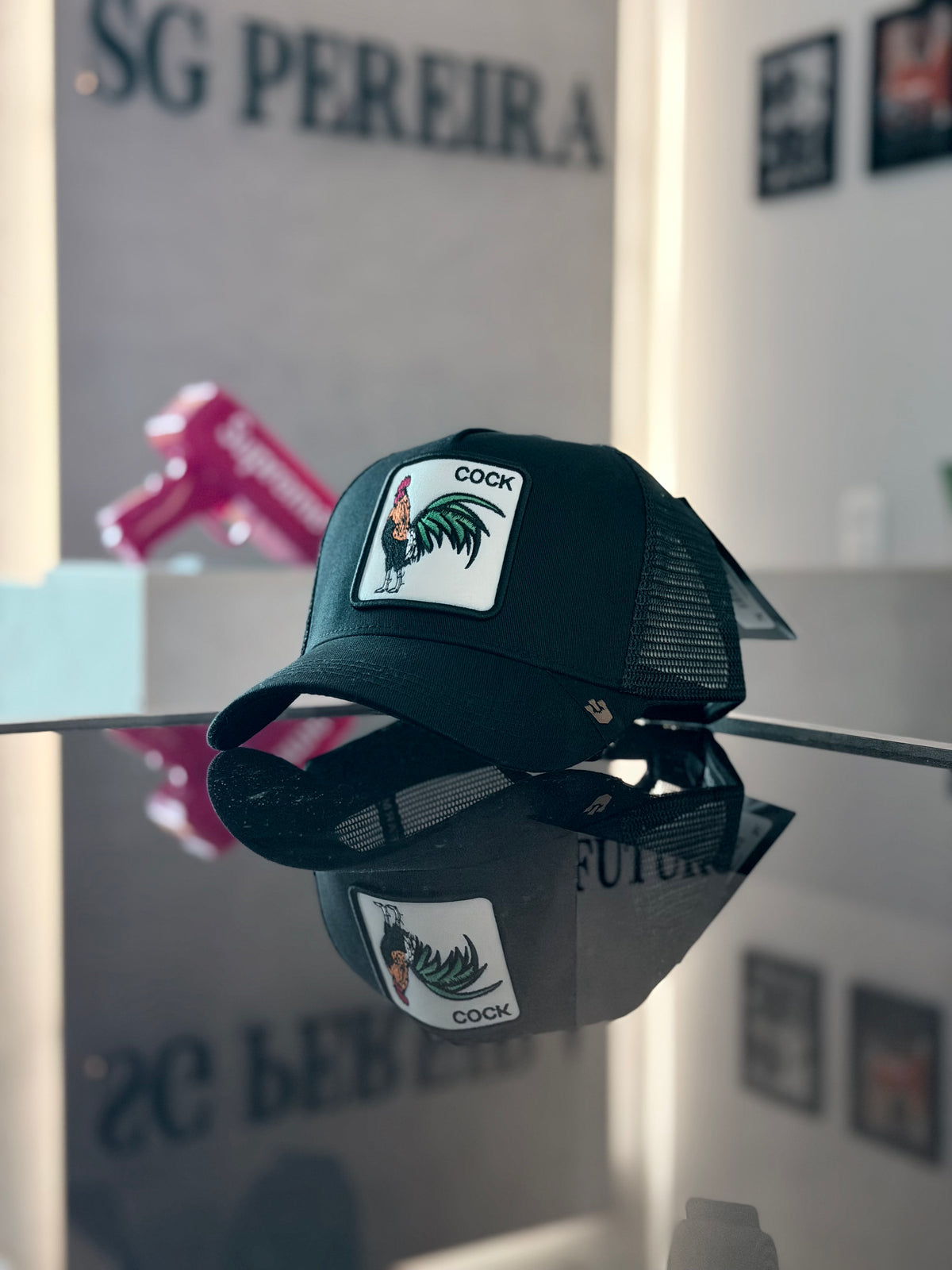 GORRA GOO NEGRA GALLO COLA VERDE