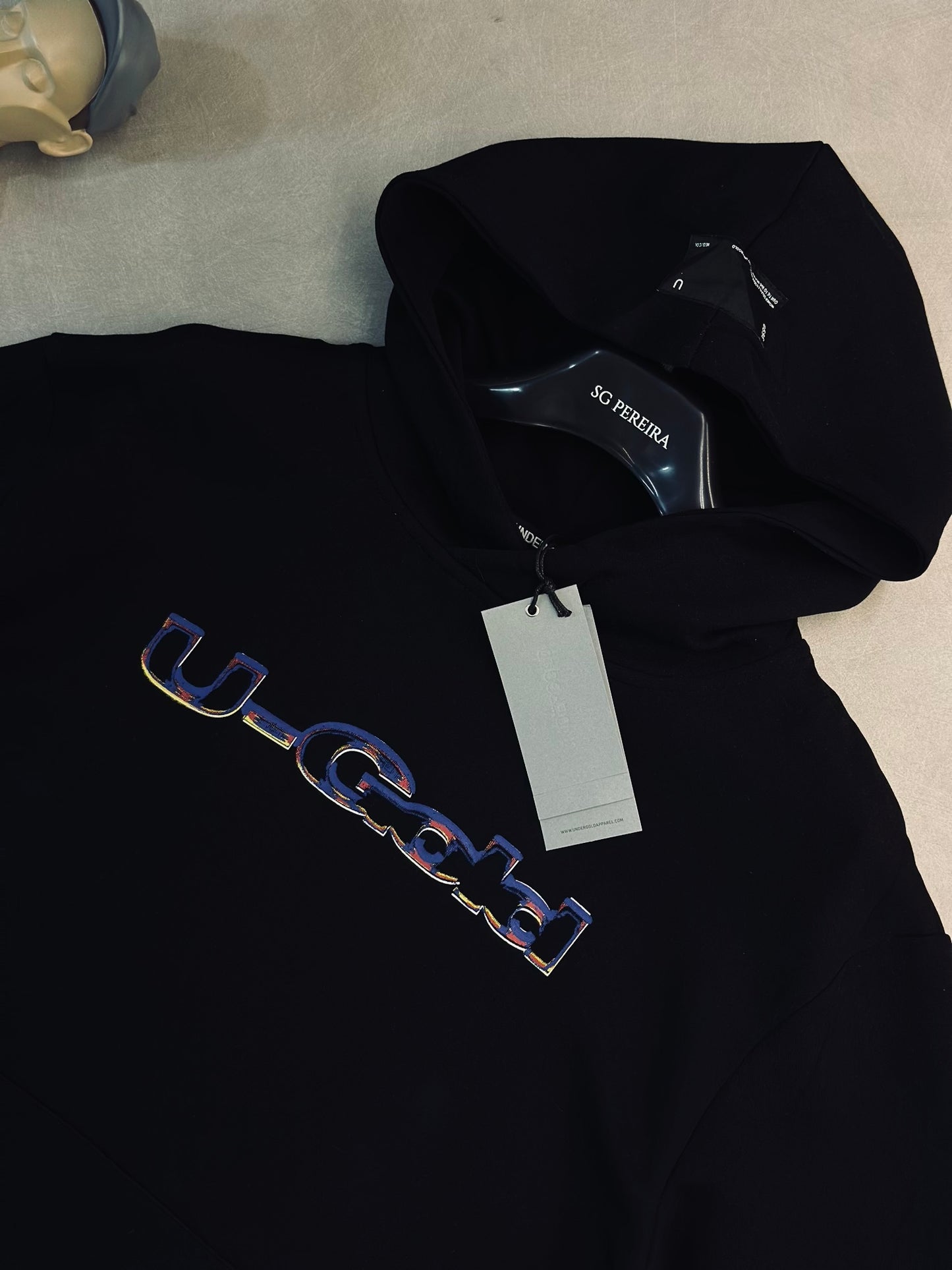 HOODIE UND NEGRO ESFERA TRASERA
