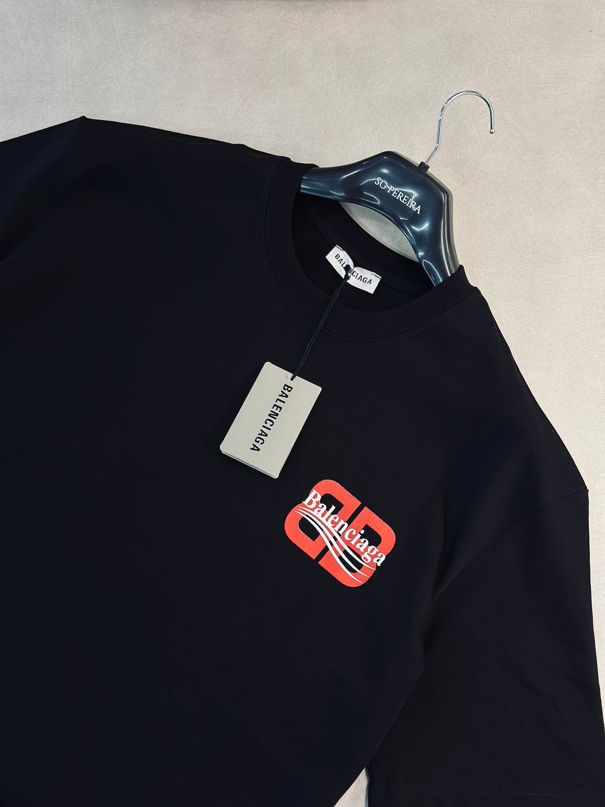 CAMISETA OVERSIZE BAL NEGRA BB ROJO