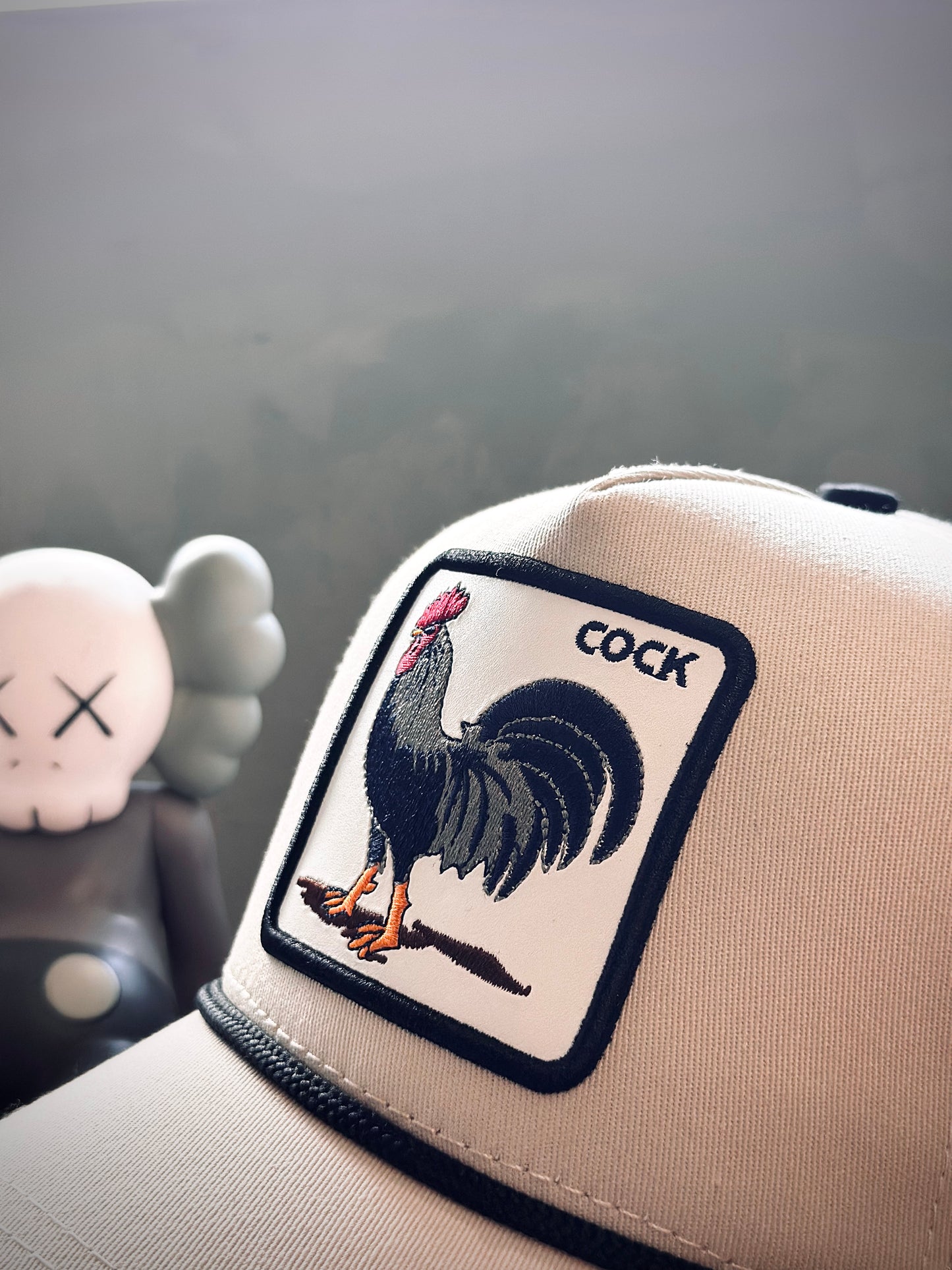 GORRA PREMIUM GOO CREMA GALLINA