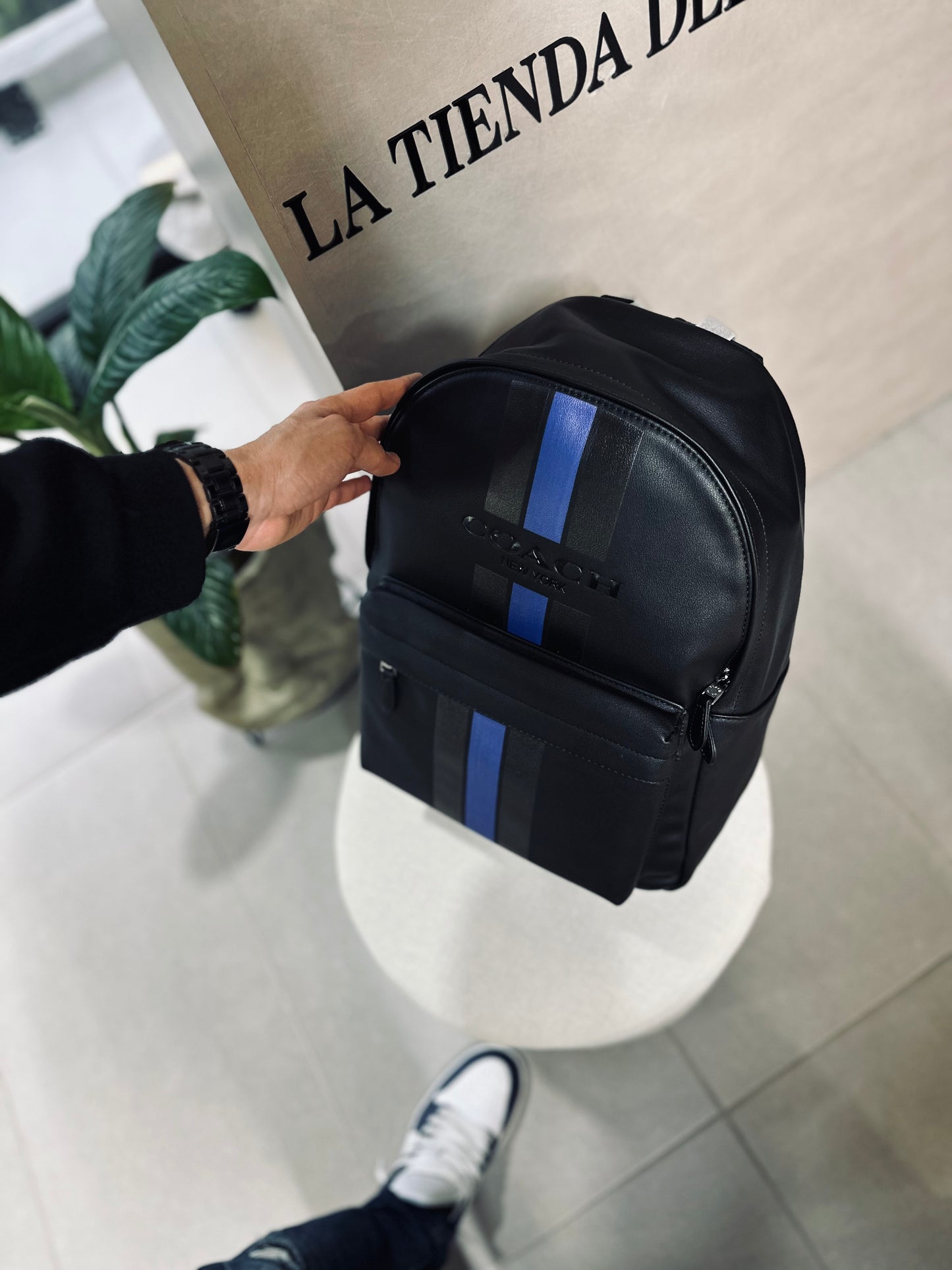 BOLSO COA NEGRO LINEA AZUL